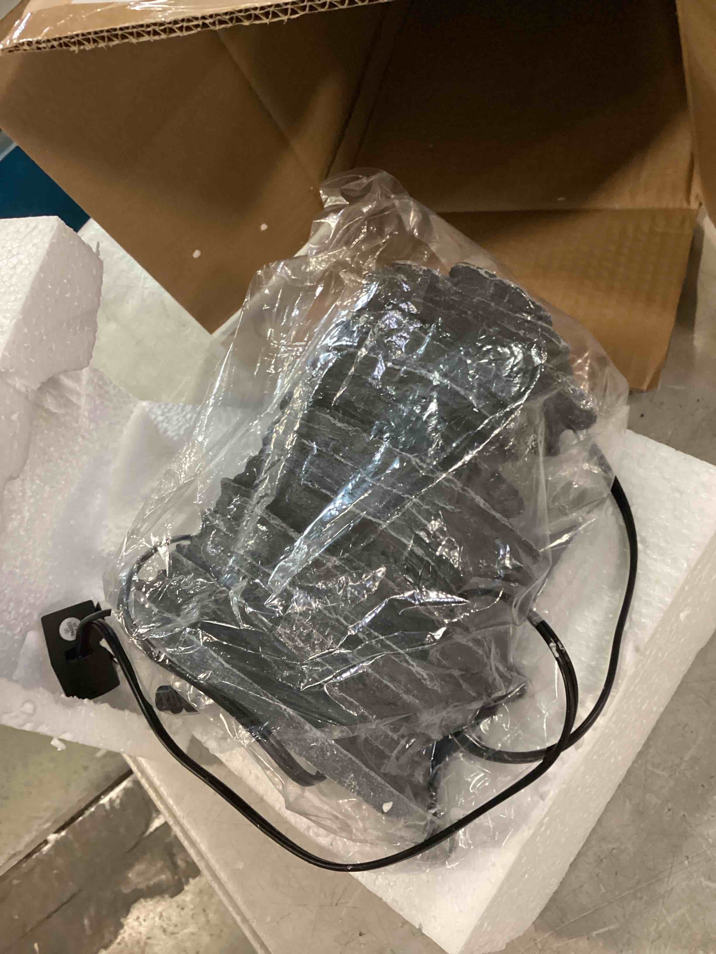 https://s3.amazonaws.com/lotting-images-prod/bidfta/PPE0550421_1732130207664.jpeg