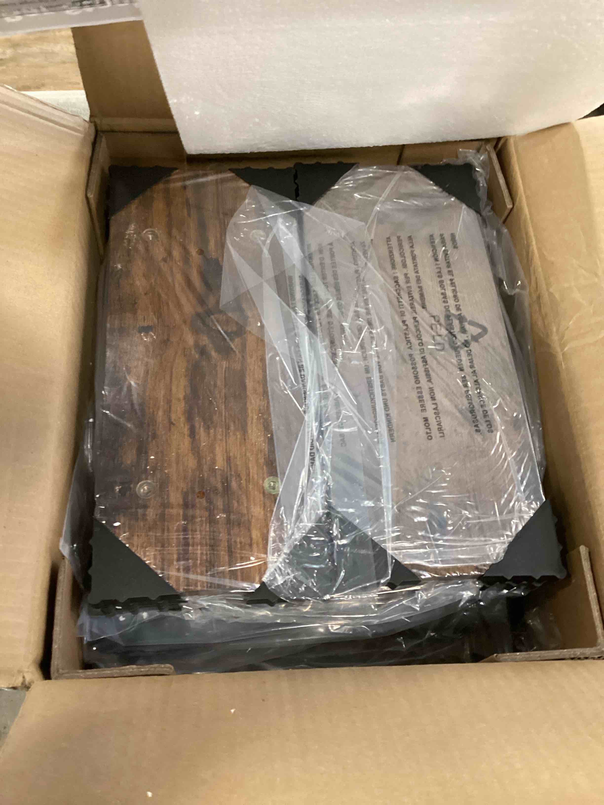 https://s3.amazonaws.com/lotting-images-prod/bidfta/PPE0552127_1730316568445.jpeg