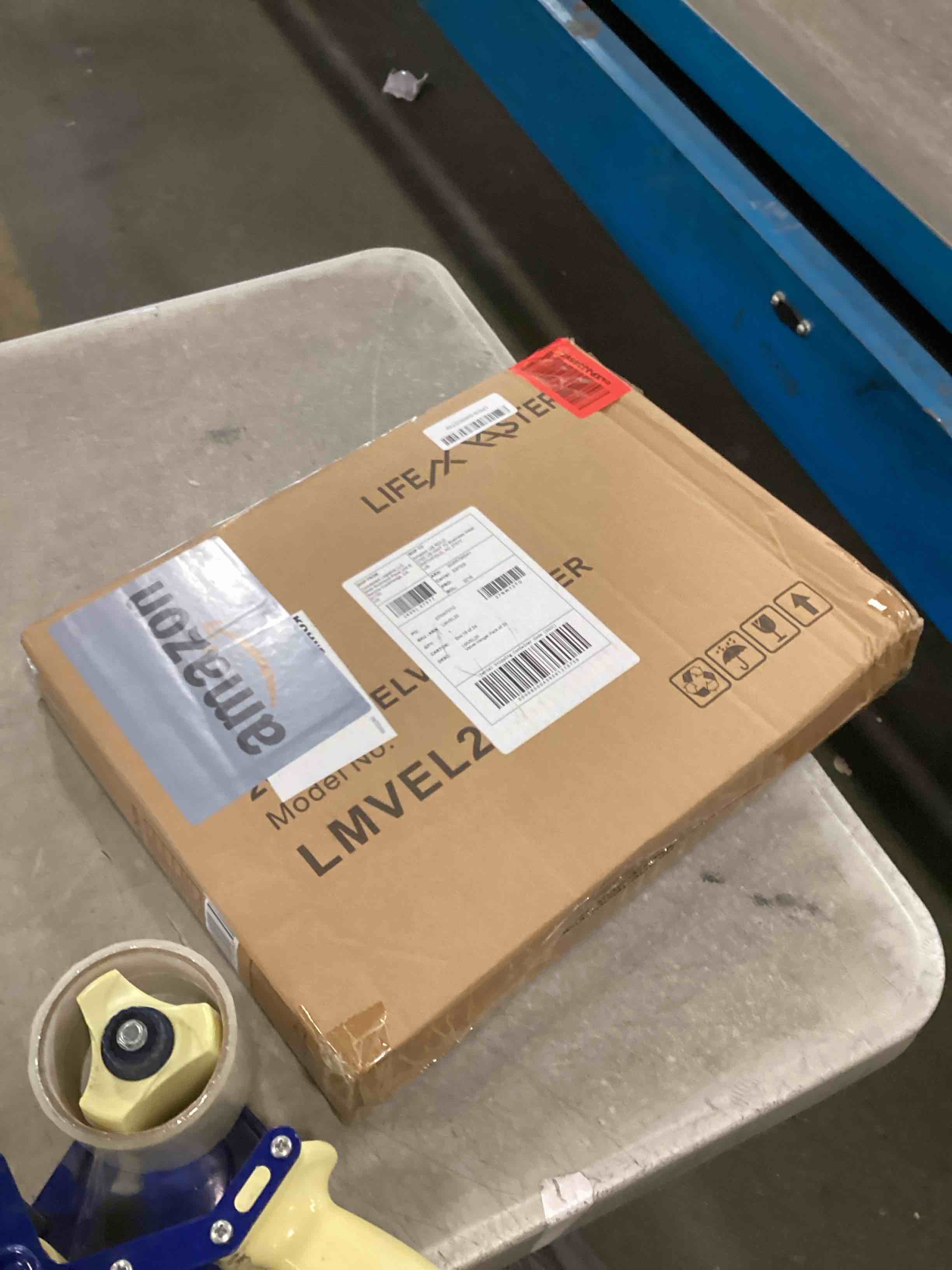 https://s3.amazonaws.com/lotting-images-prod/bidfta/PPE0552371_1730298178430.jpeg