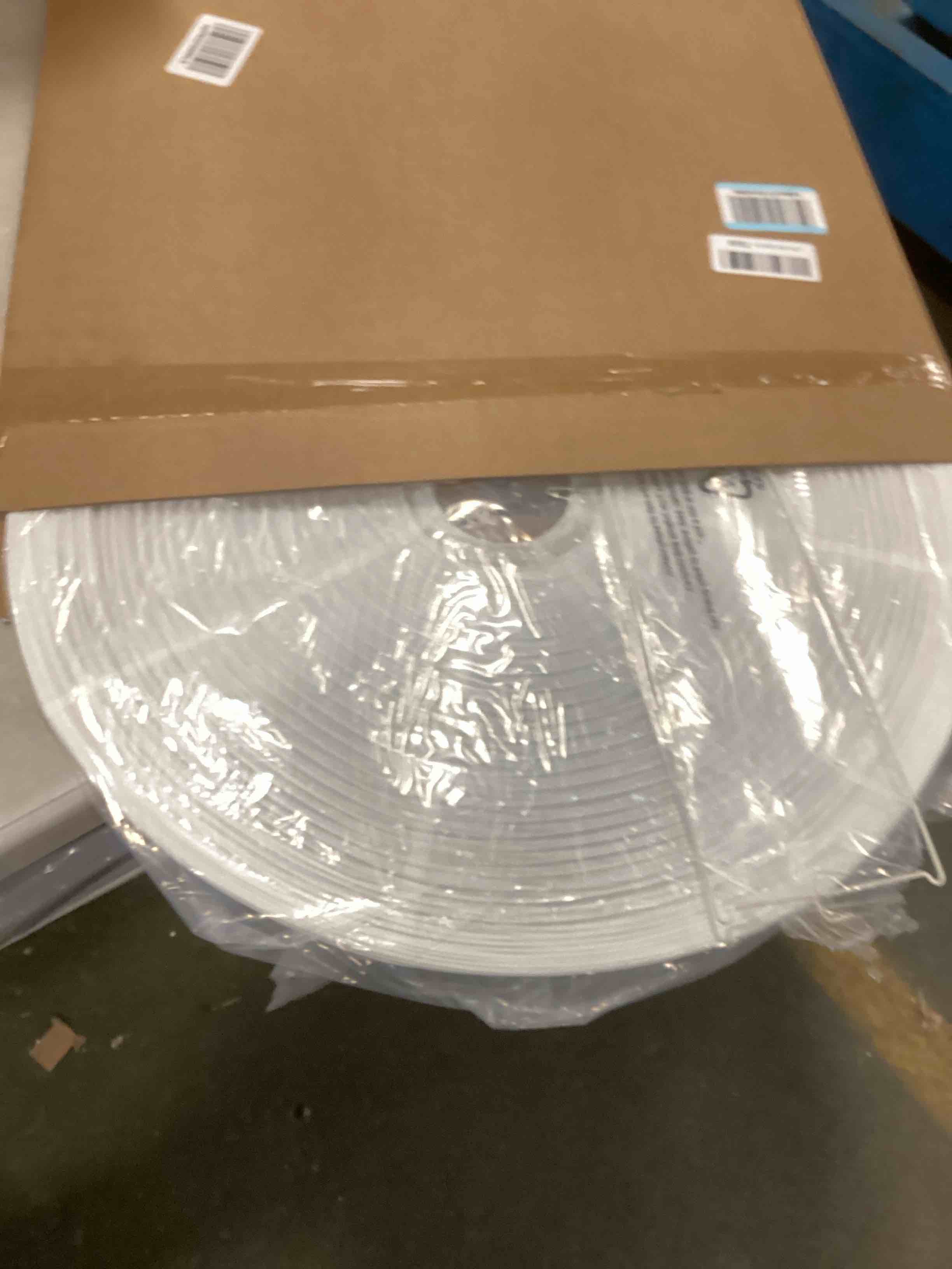 https://s3.amazonaws.com/lotting-images-prod/bidfta/PPE0553489_1729797910759.jpeg