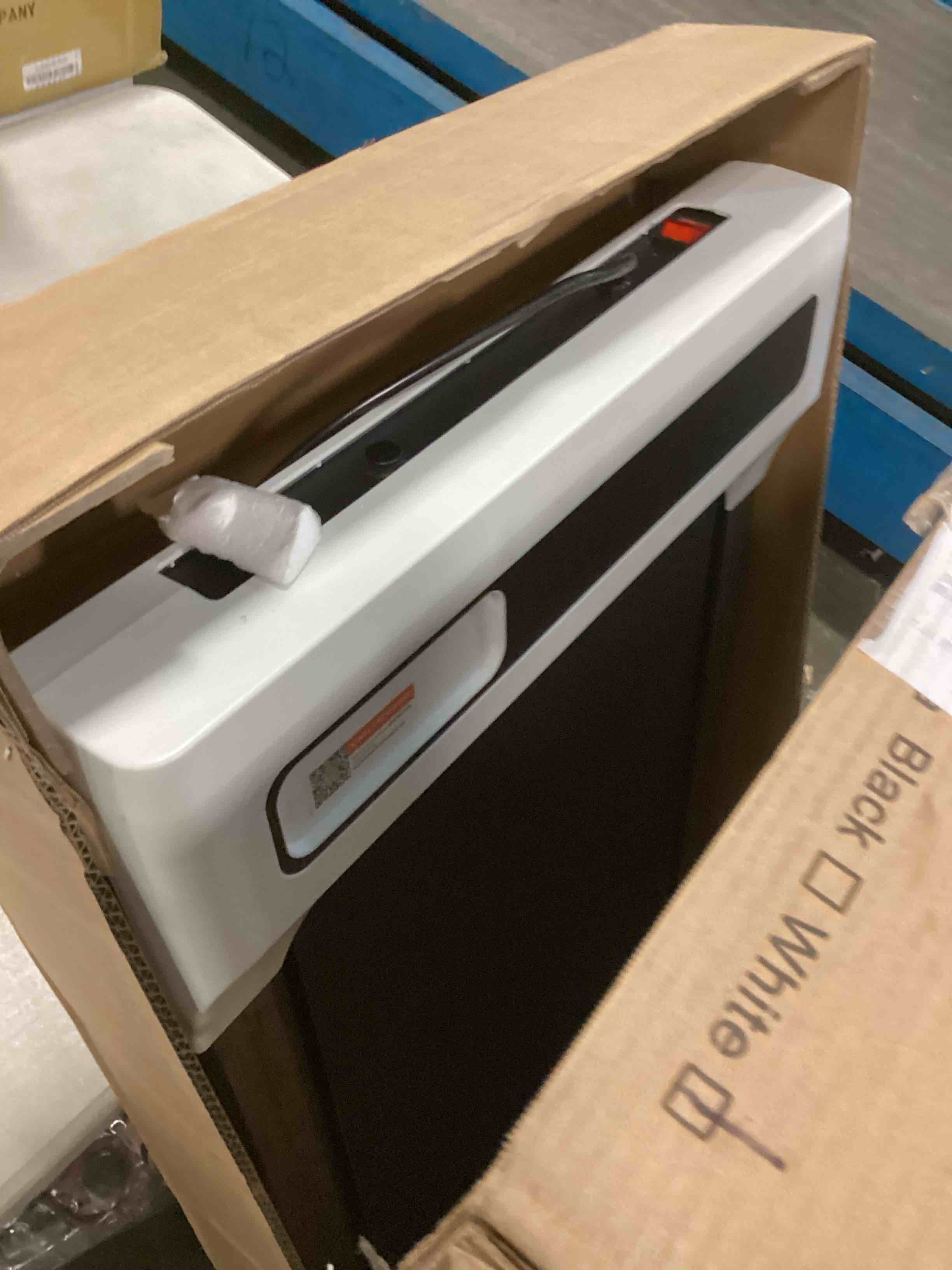 https://s3.amazonaws.com/lotting-images-prod/bidfta/PPE0553819_1729768752180.jpeg