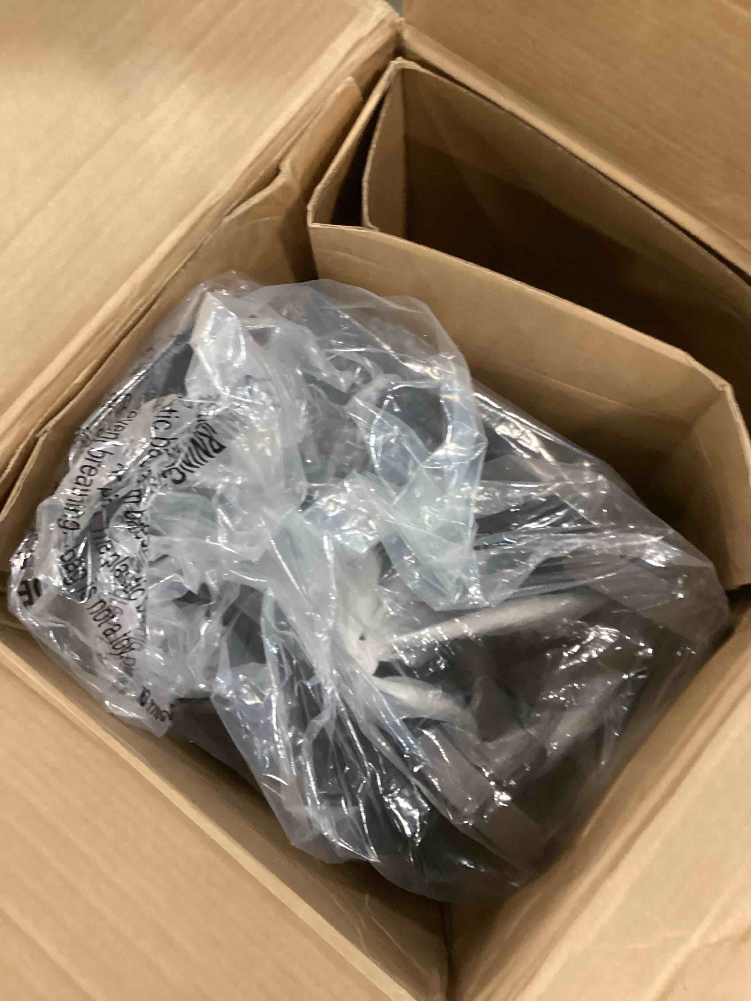 https://s3.amazonaws.com/lotting-images-prod/bidfta/PPE0553863_1729707494795.jpeg