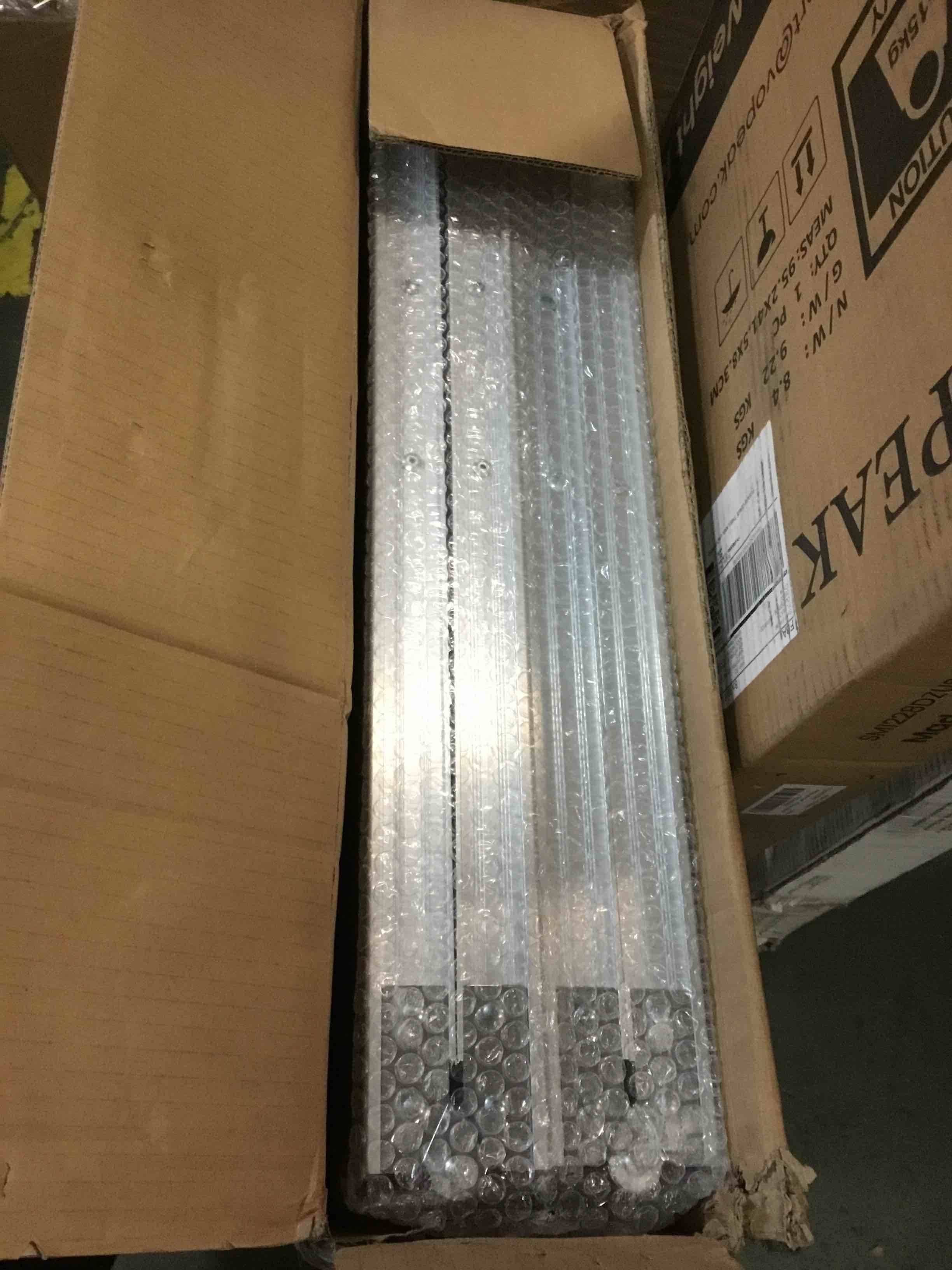 https://s3.amazonaws.com/lotting-images-prod/bidfta/PPE0554040_1730330314698.jpeg