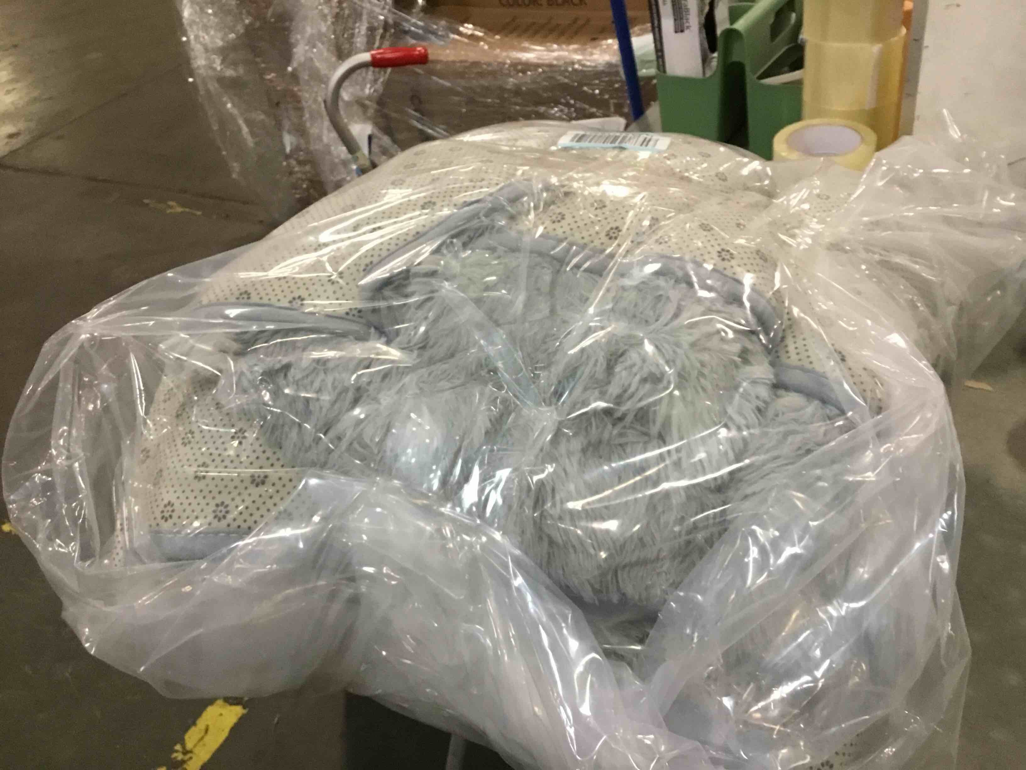 https://s3.amazonaws.com/lotting-images-prod/bidfta/PPE0554047_1730328333706.jpeg