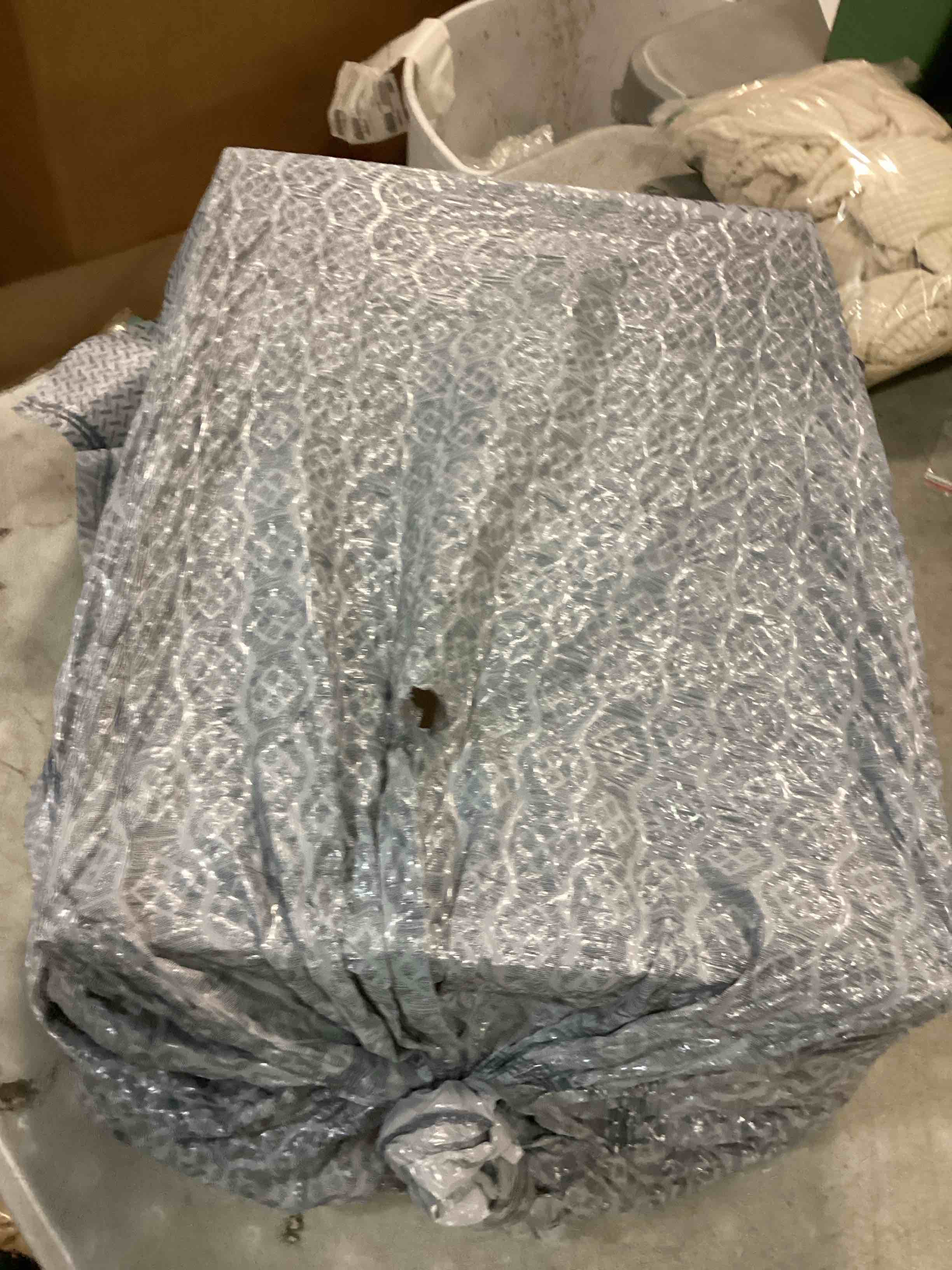 https://s3.amazonaws.com/lotting-images-prod/bidfta/PPE0554172_1730255442858.jpeg