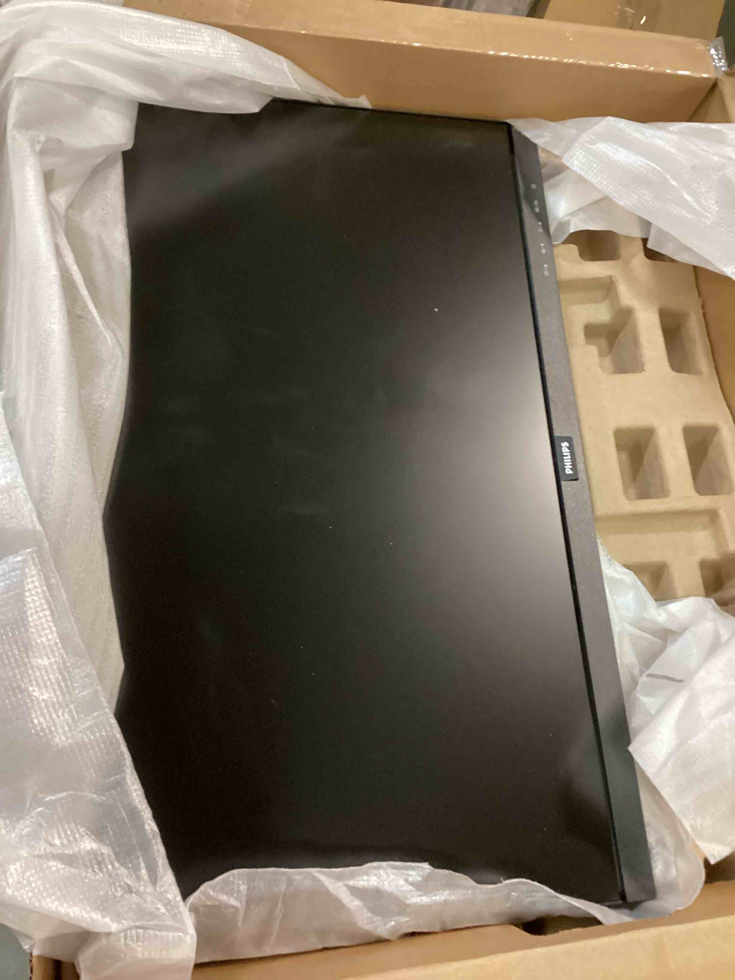 https://s3.amazonaws.com/lotting-images-prod/bidfta/PPE0554819_1729821421302.jpeg
