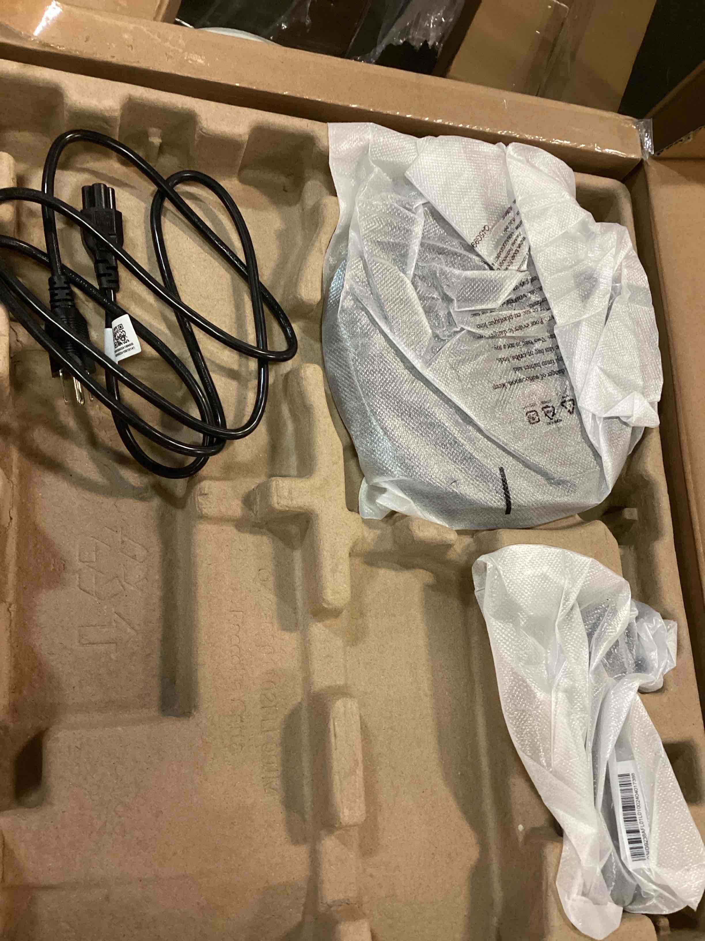 https://s3.amazonaws.com/lotting-images-prod/bidfta/PPE0554819_1729821433602.jpeg