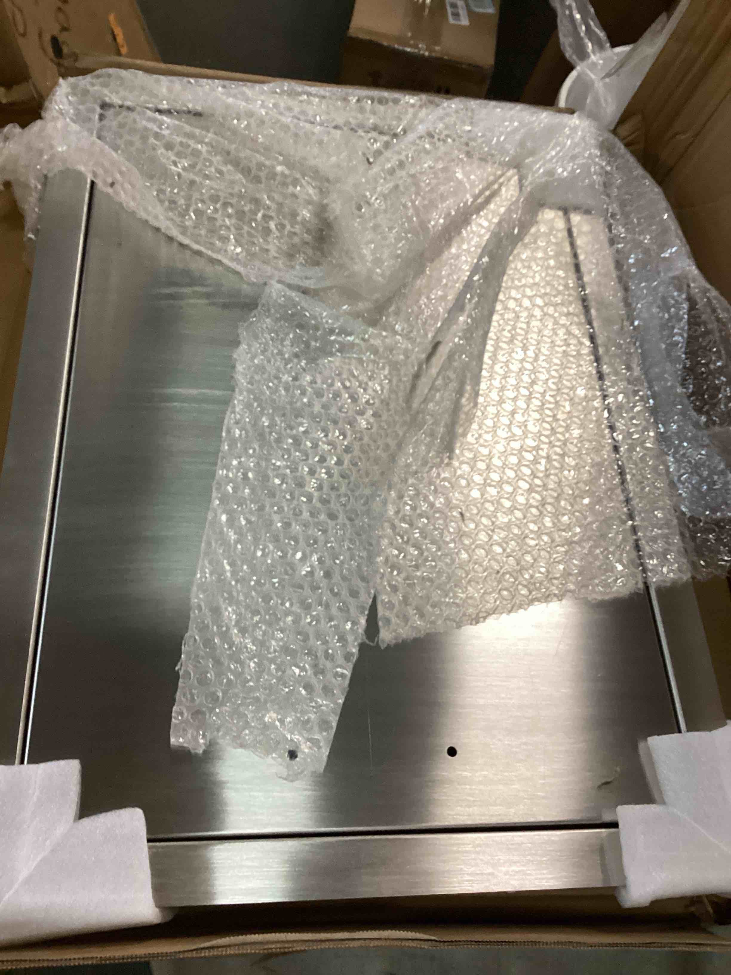 https://s3.amazonaws.com/lotting-images-prod/bidfta/PPE0554910_1729808329232.jpeg