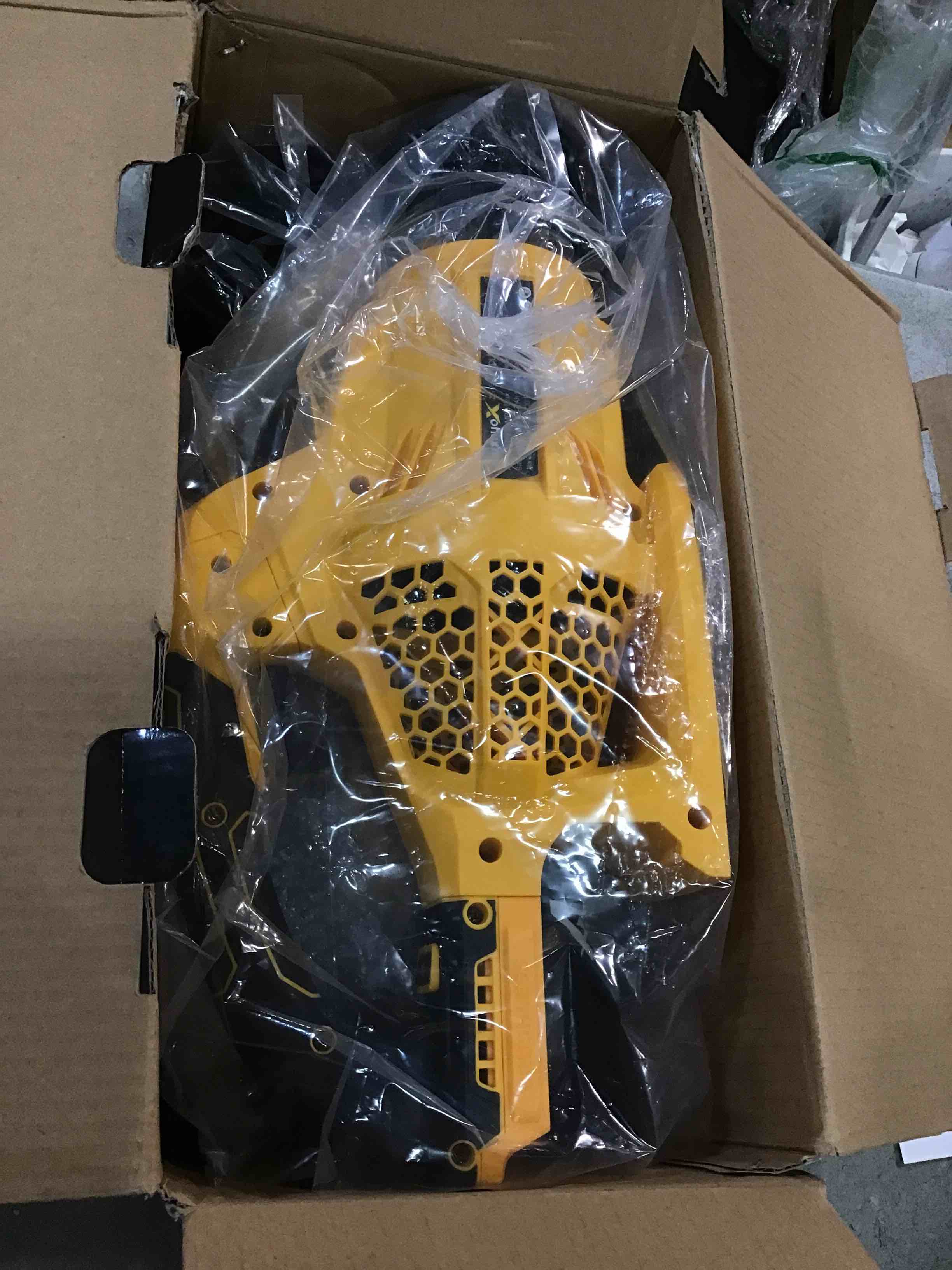 https://s3.amazonaws.com/lotting-images-prod/bidfta/PPE0555496_1729567654621.jpeg