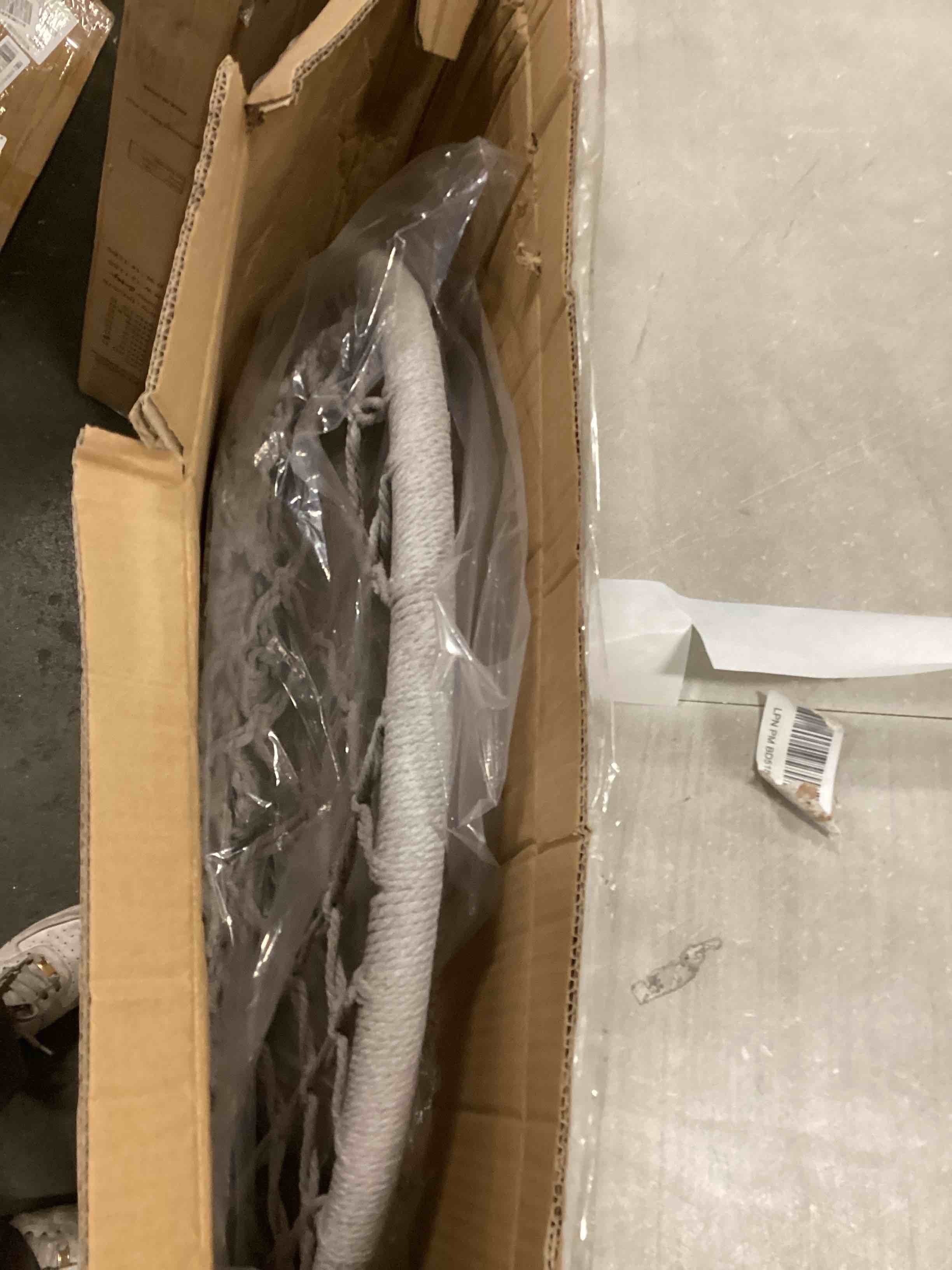 https://s3.amazonaws.com/lotting-images-prod/bidfta/PPE0555793_1729340562024.jpeg