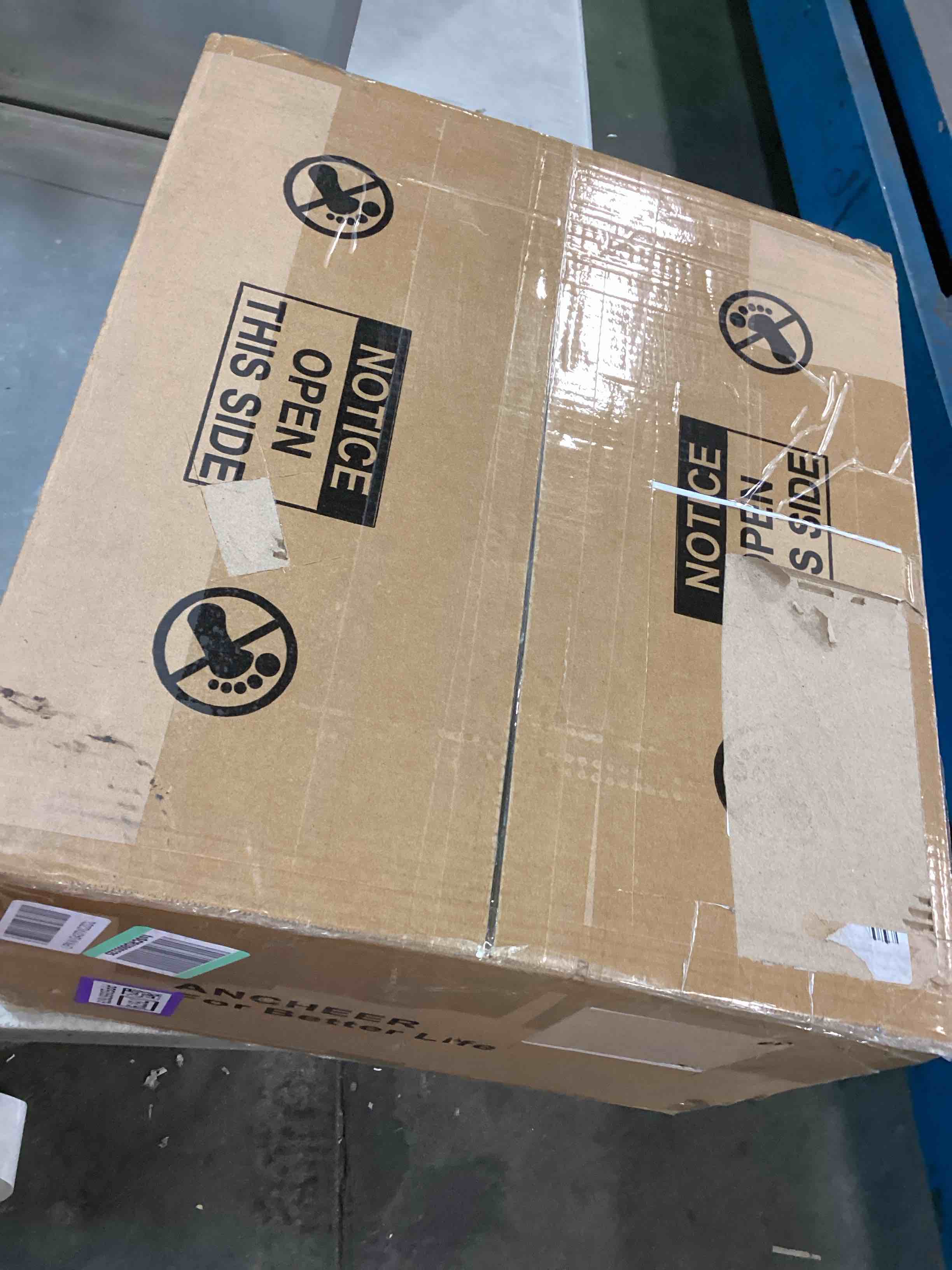 https://s3.amazonaws.com/lotting-images-prod/bidfta/PPE0557679_1729952093296.jpeg