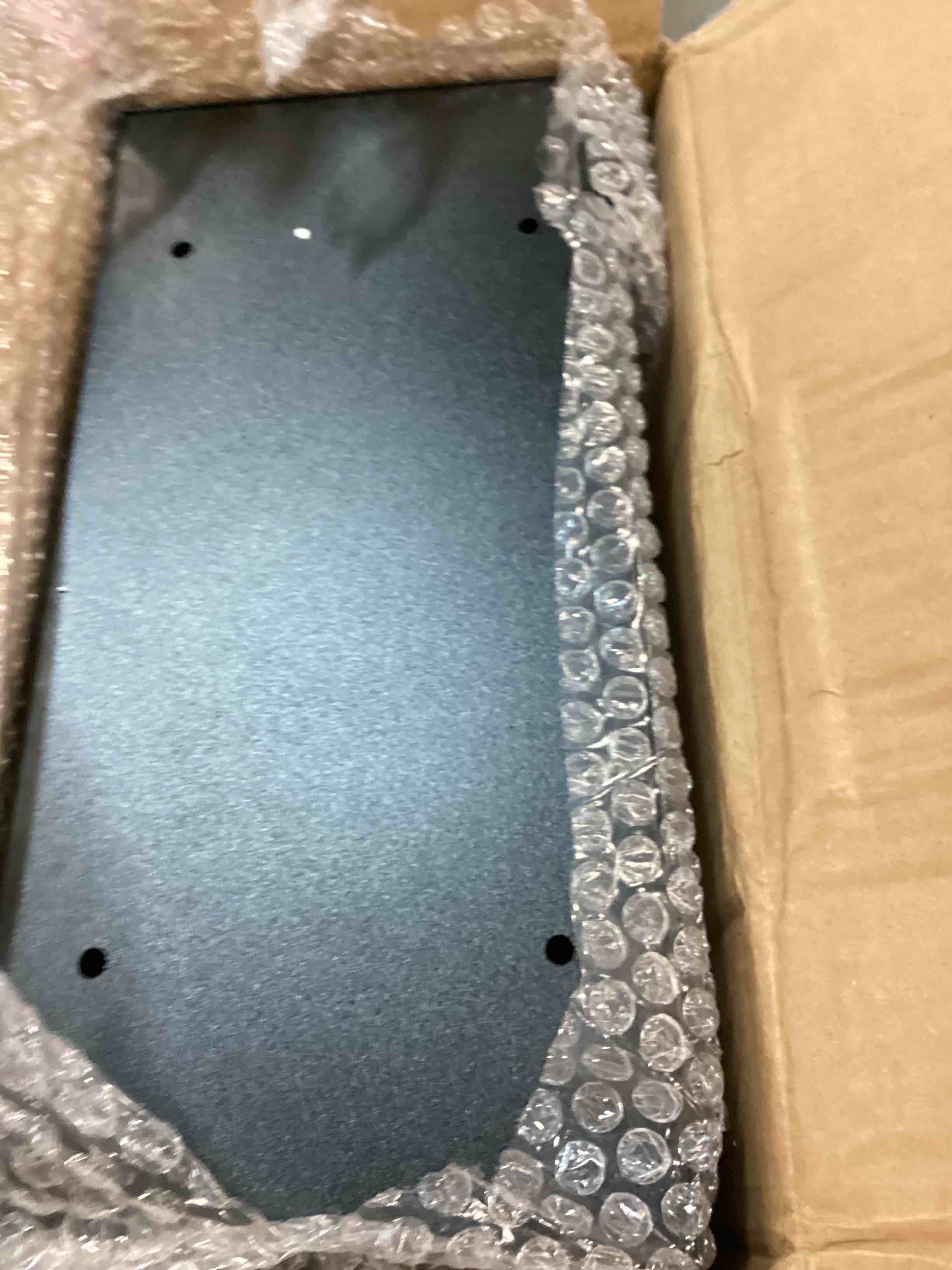 https://s3.amazonaws.com/lotting-images-prod/bidfta/PPE0557682_1729951920616.jpeg