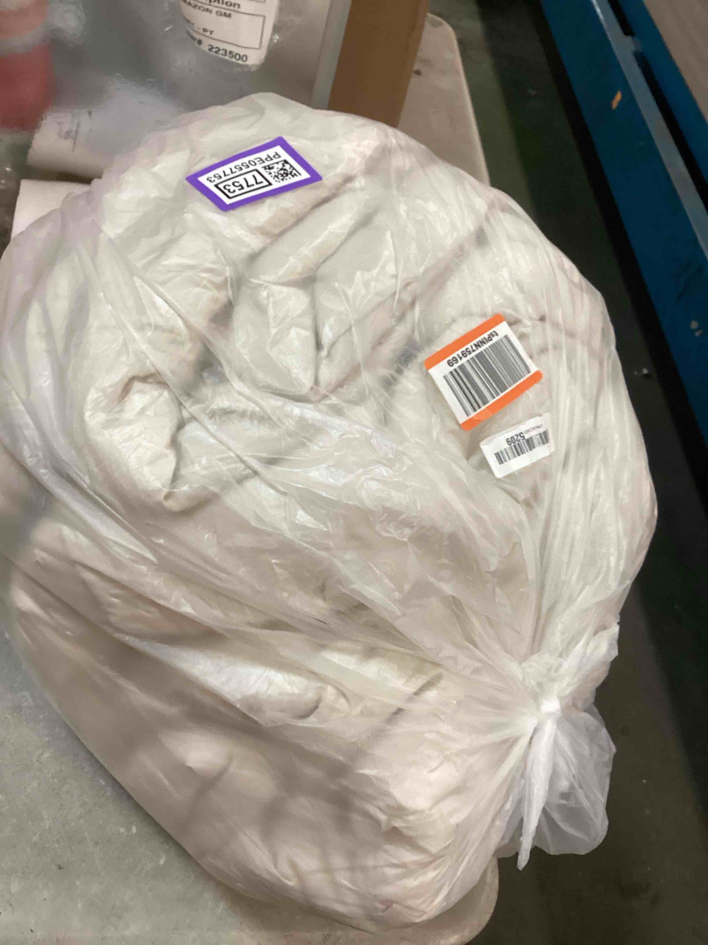https://s3.amazonaws.com/lotting-images-prod/bidfta/PPE0557753_1729946348449.jpeg