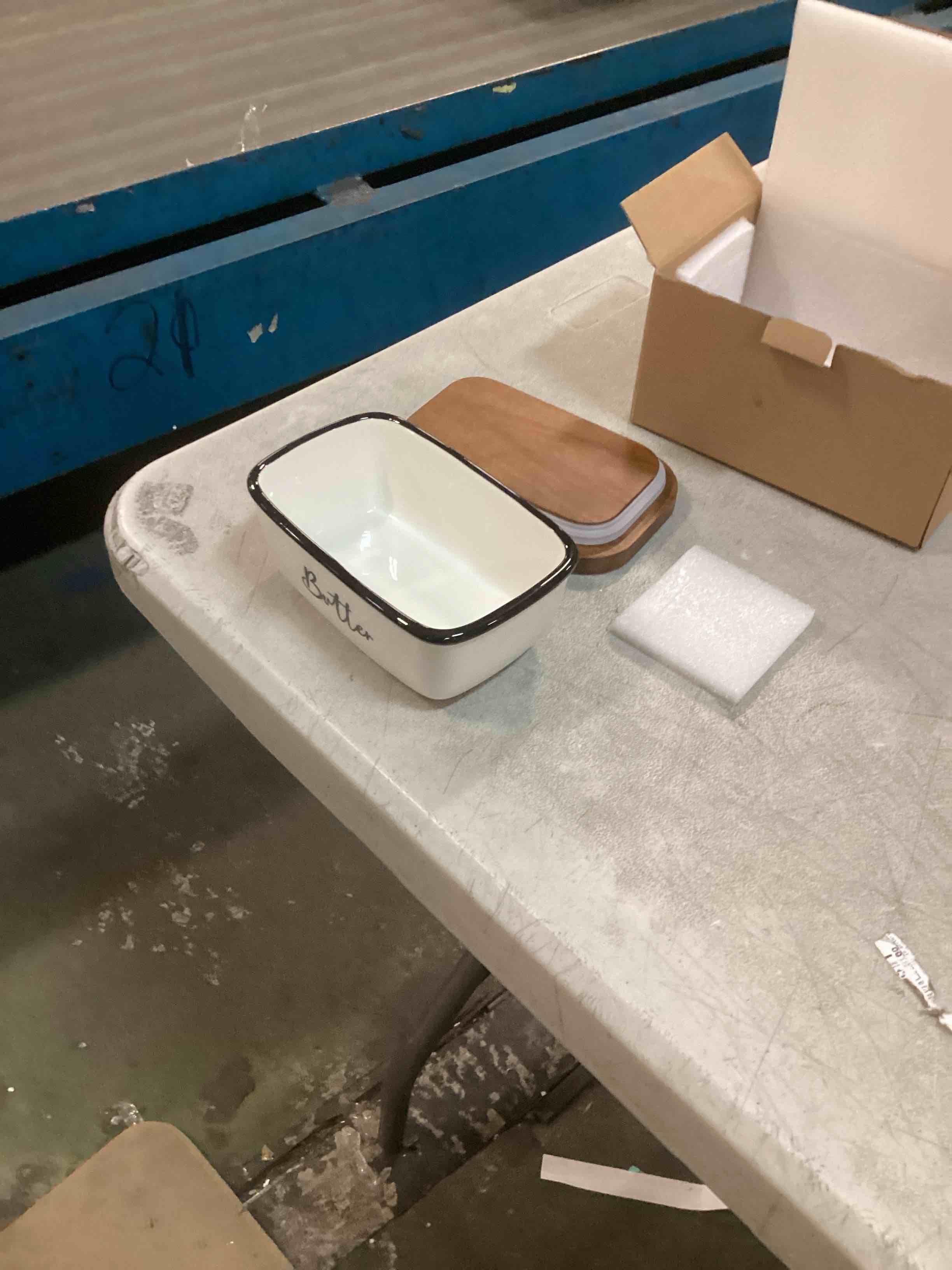https://s3.amazonaws.com/lotting-images-prod/bidfta/PPE0557820_1729886930014.jpeg
