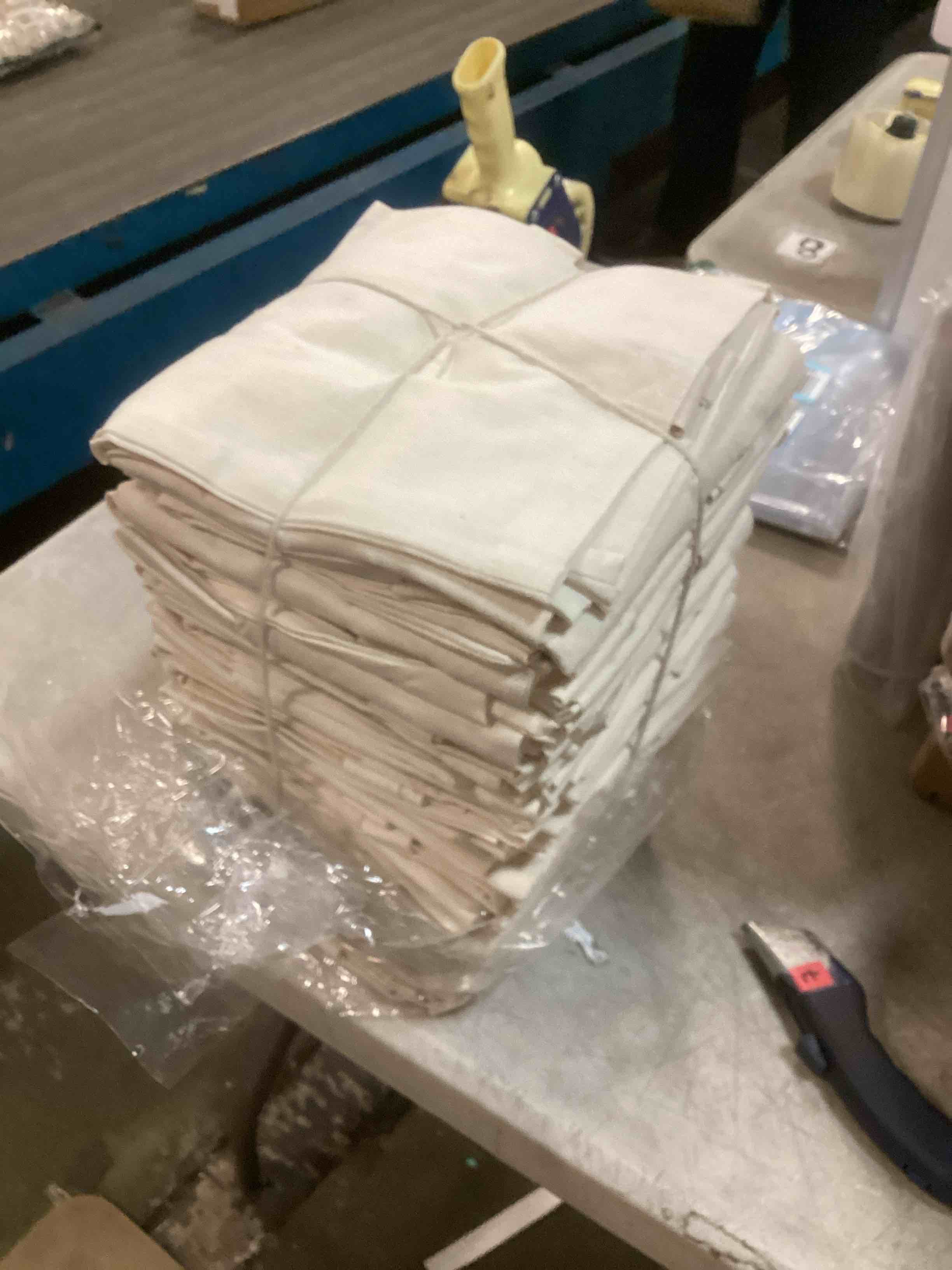 https://s3.amazonaws.com/lotting-images-prod/bidfta/PPE0557827_1729886076125.jpeg