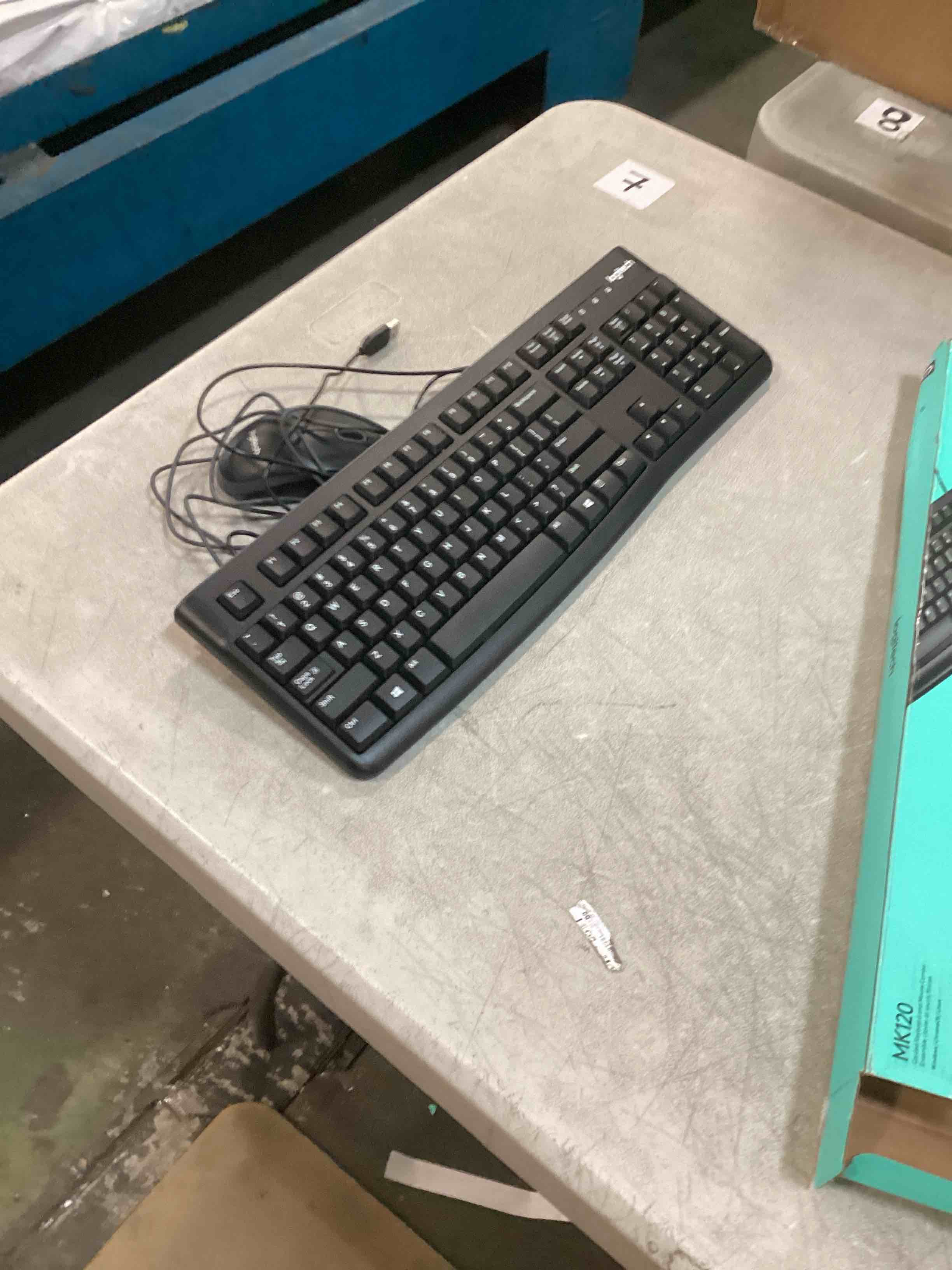 https://s3.amazonaws.com/lotting-images-prod/bidfta/PPE0557935_1729869151983.jpeg