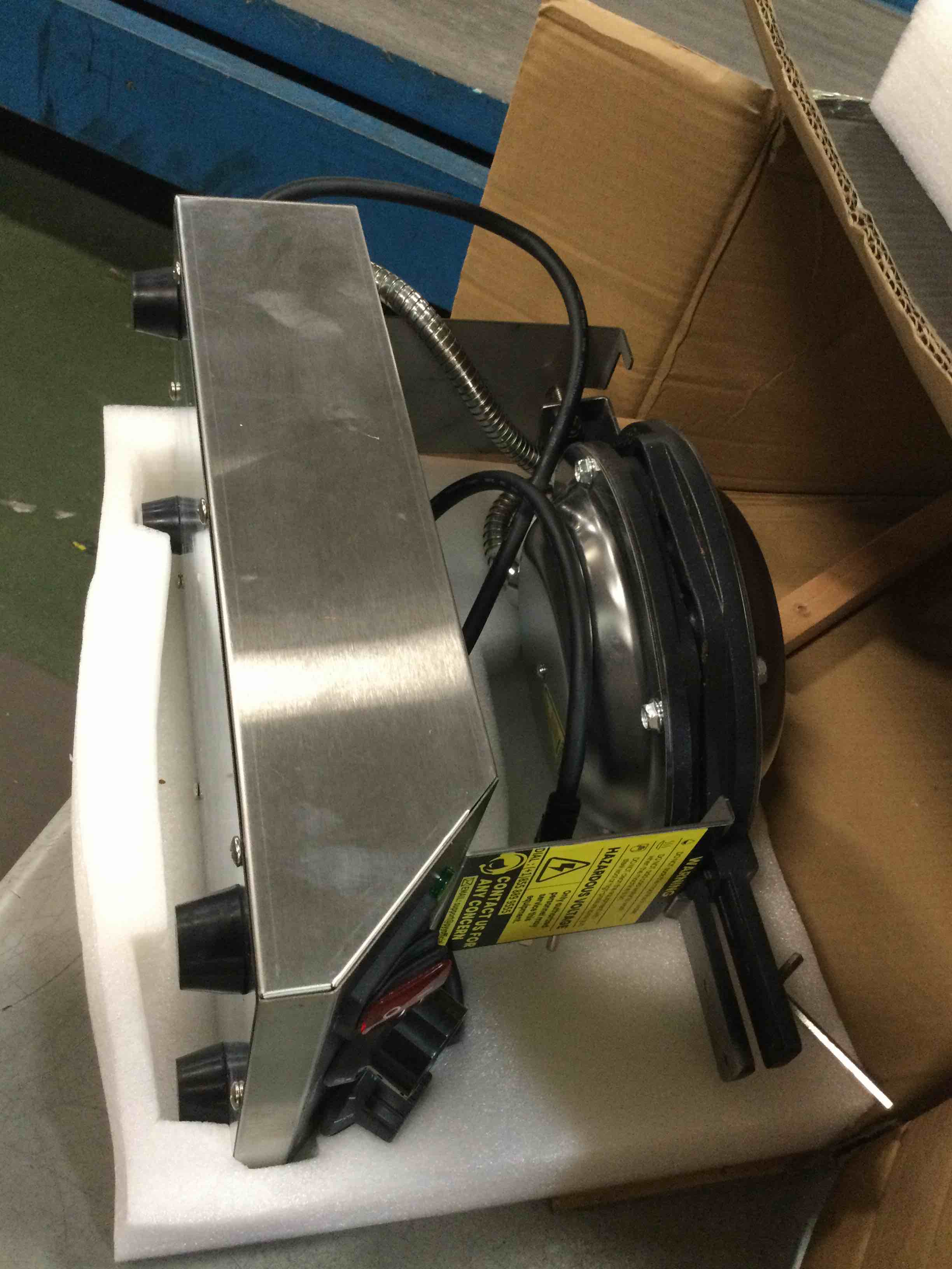 https://s3.amazonaws.com/lotting-images-prod/bidfta/PPE0559449_1730177889686.jpeg