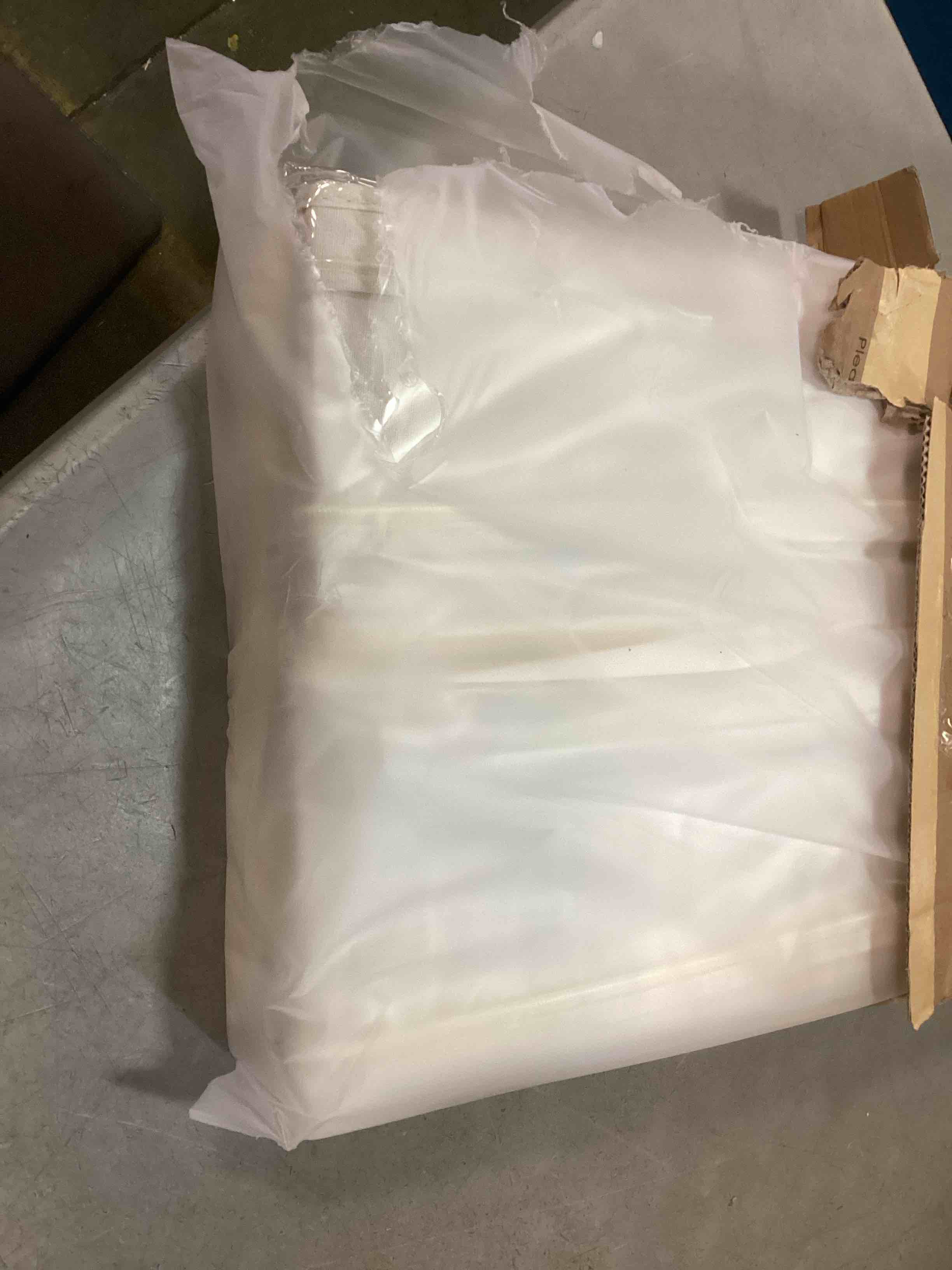 https://s3.amazonaws.com/lotting-images-prod/bidfta/PPE0559515_1730167772479.jpeg