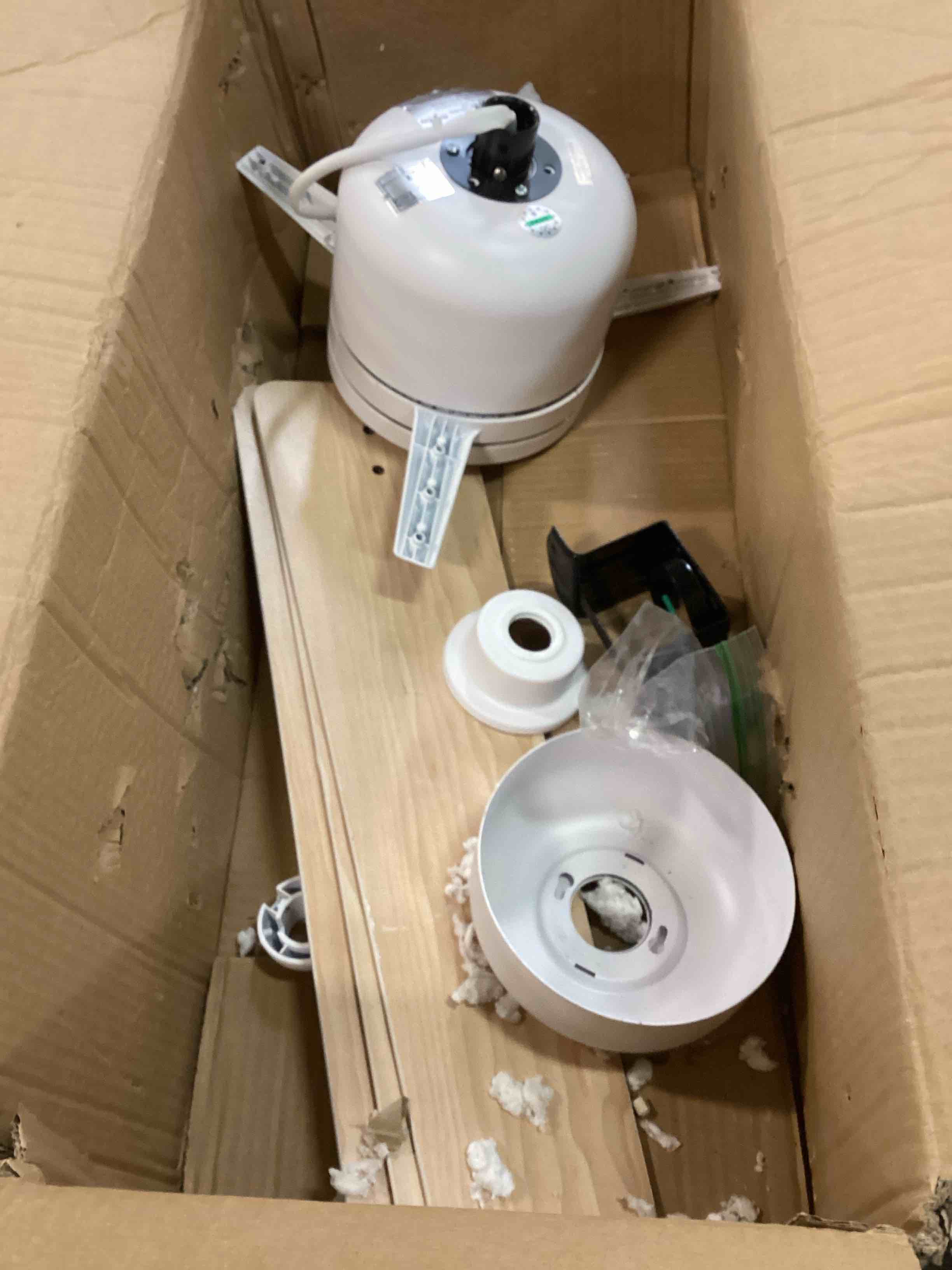 https://s3.amazonaws.com/lotting-images-prod/bidfta/PPE0559679_1729956172202.jpeg