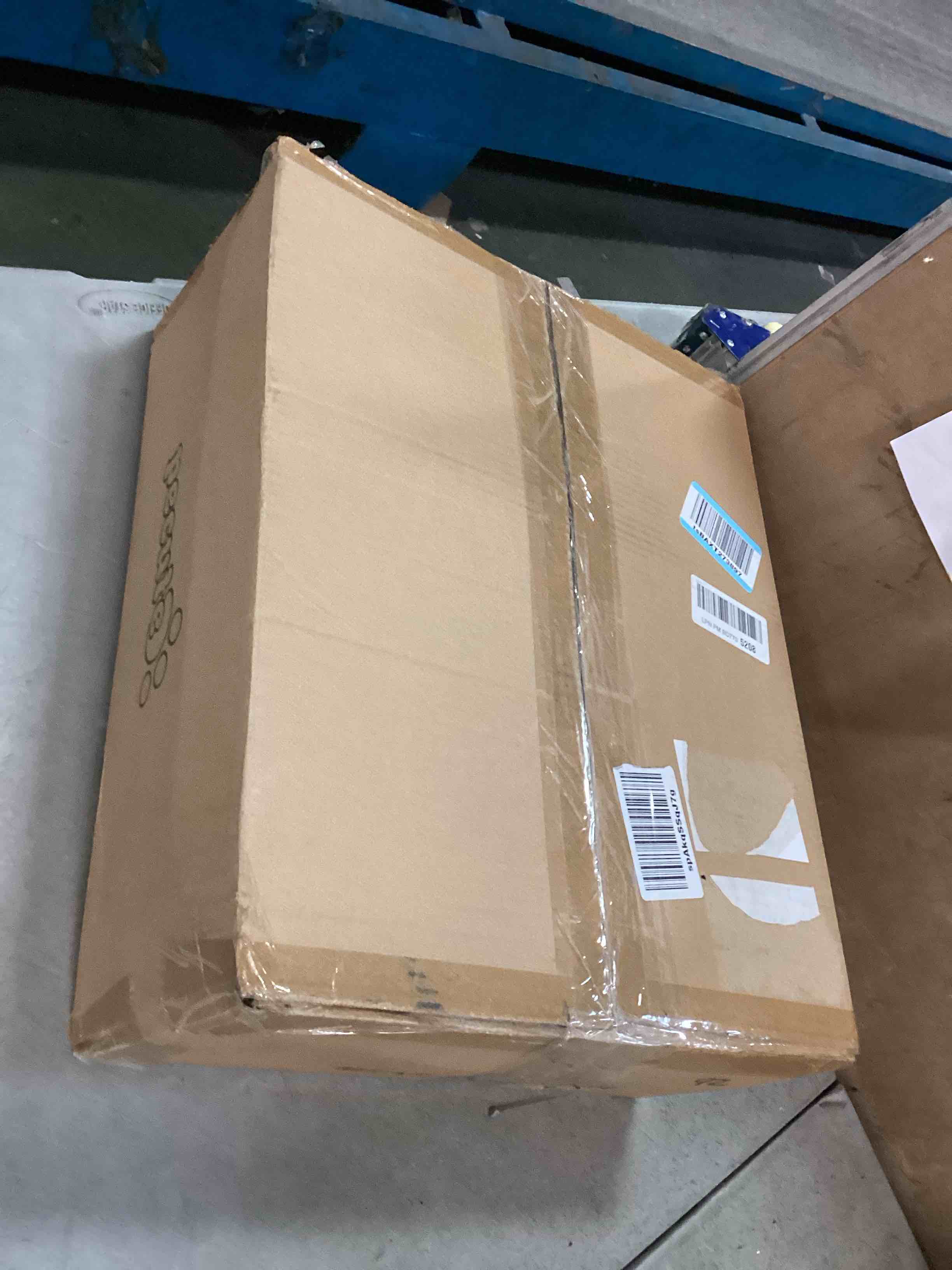 https://s3.amazonaws.com/lotting-images-prod/bidfta/PPE0559791_1729941412138.jpeg