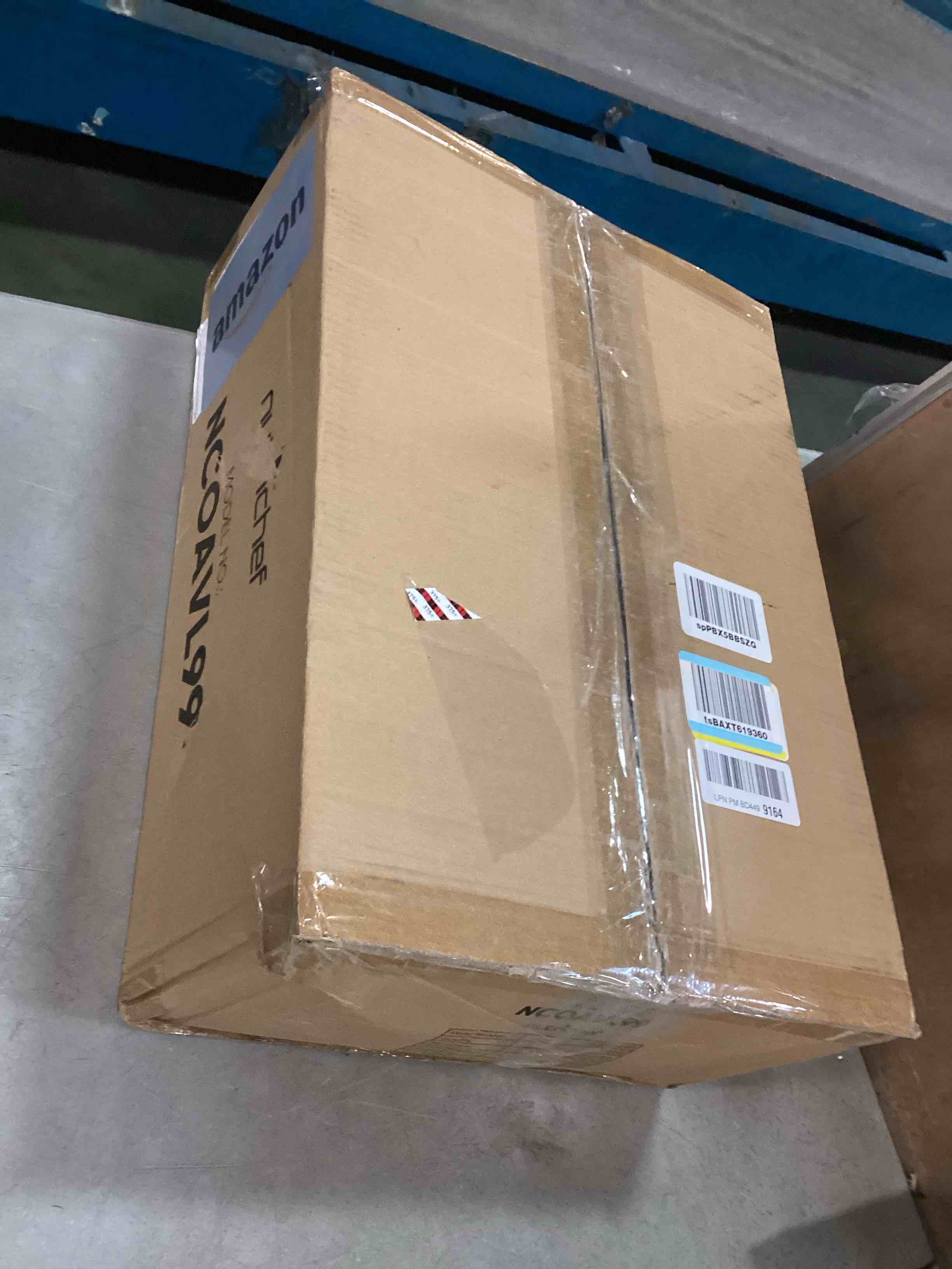 https://s3.amazonaws.com/lotting-images-prod/bidfta/PPE0559897_1729904186539.jpeg