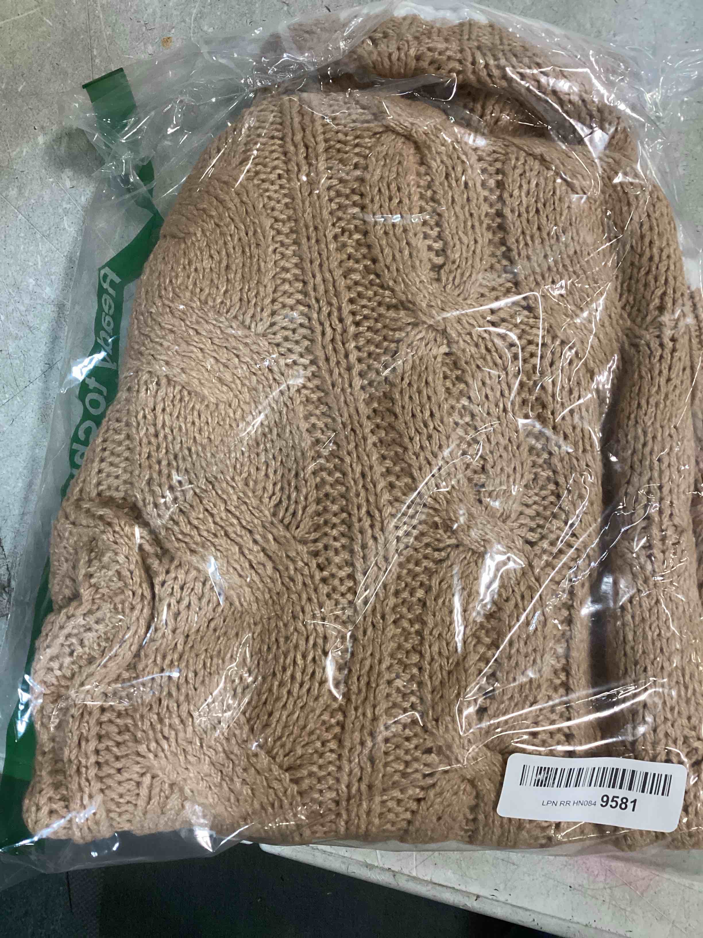 https://s3.amazonaws.com/lotting-images-prod/bidfta/PPE0560673_1732379392015.jpeg