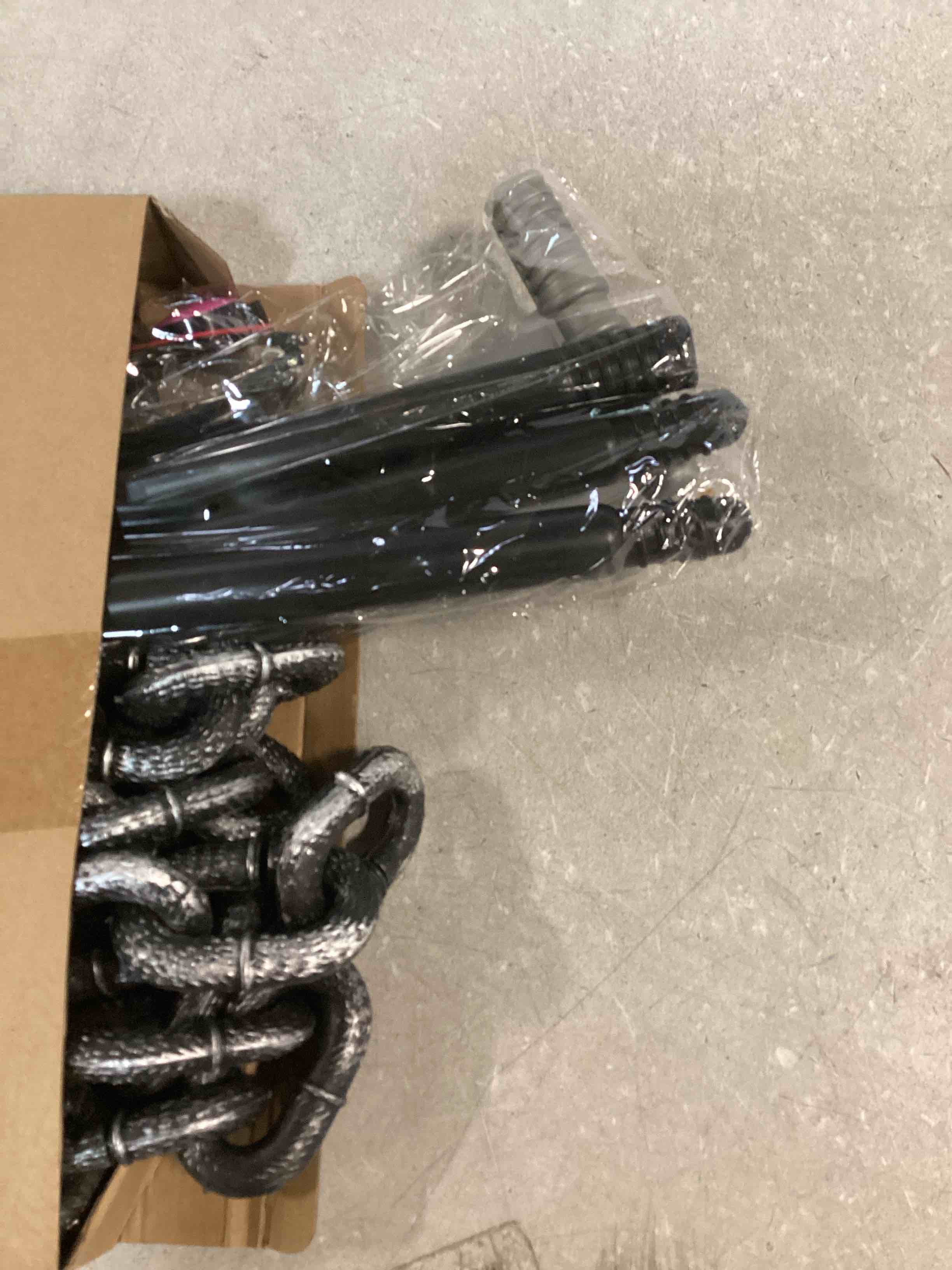 https://s3.amazonaws.com/lotting-images-prod/bidfta/PPE0560680_1732380443373.jpeg