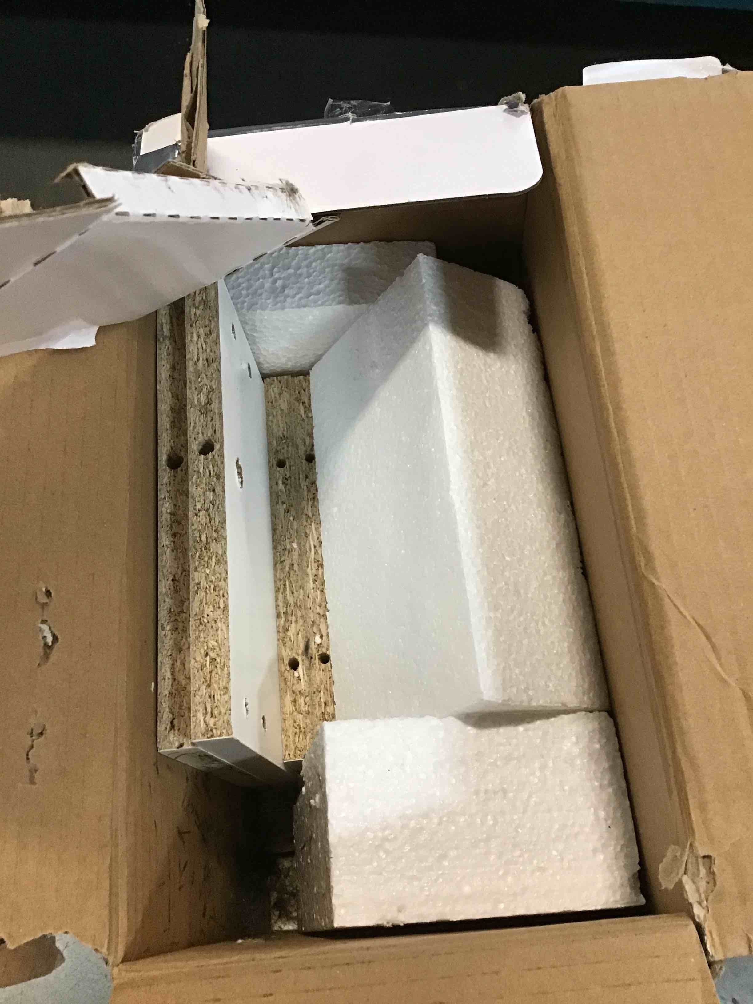 https://s3.amazonaws.com/lotting-images-prod/bidfta/PPE0561939_1730554803354.jpeg