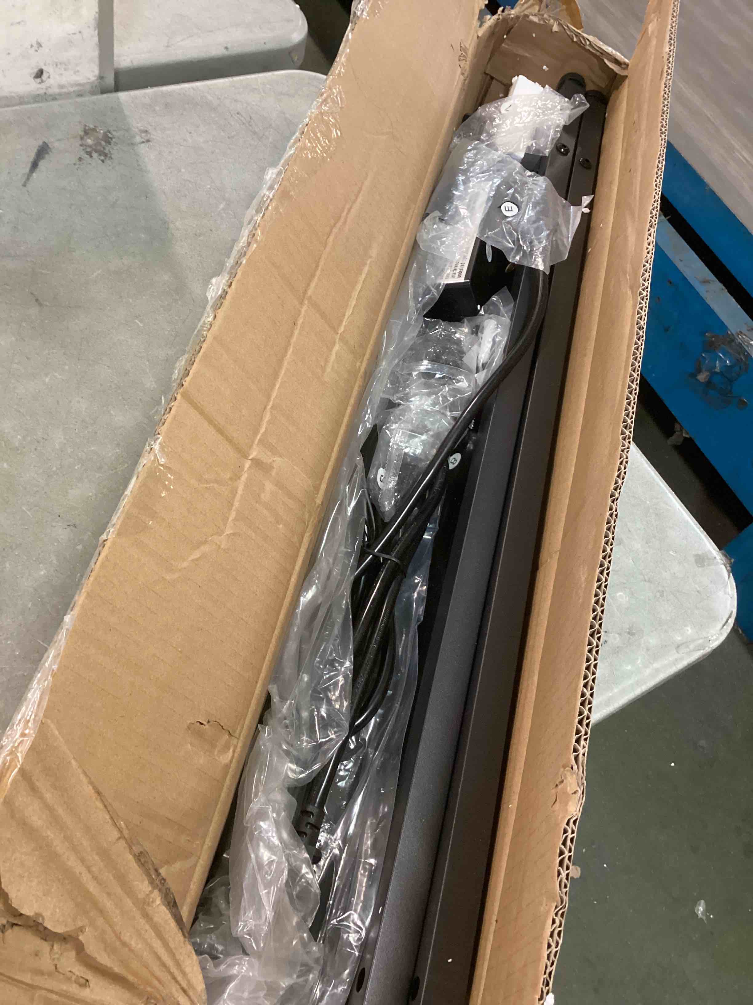 https://s3.amazonaws.com/lotting-images-prod/bidfta/PPE0562224_1731162204798.jpeg