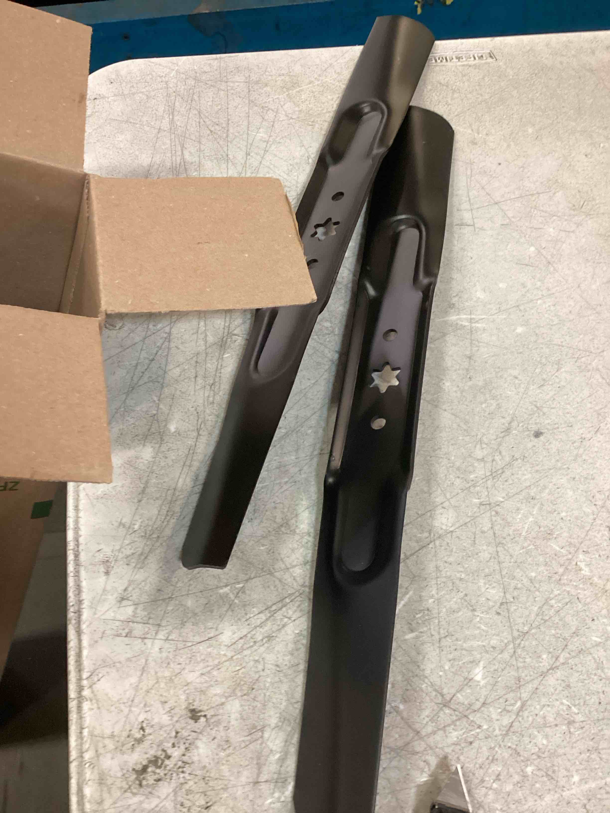 https://s3.amazonaws.com/lotting-images-prod/bidfta/PPE0562425_1731082753624.jpeg