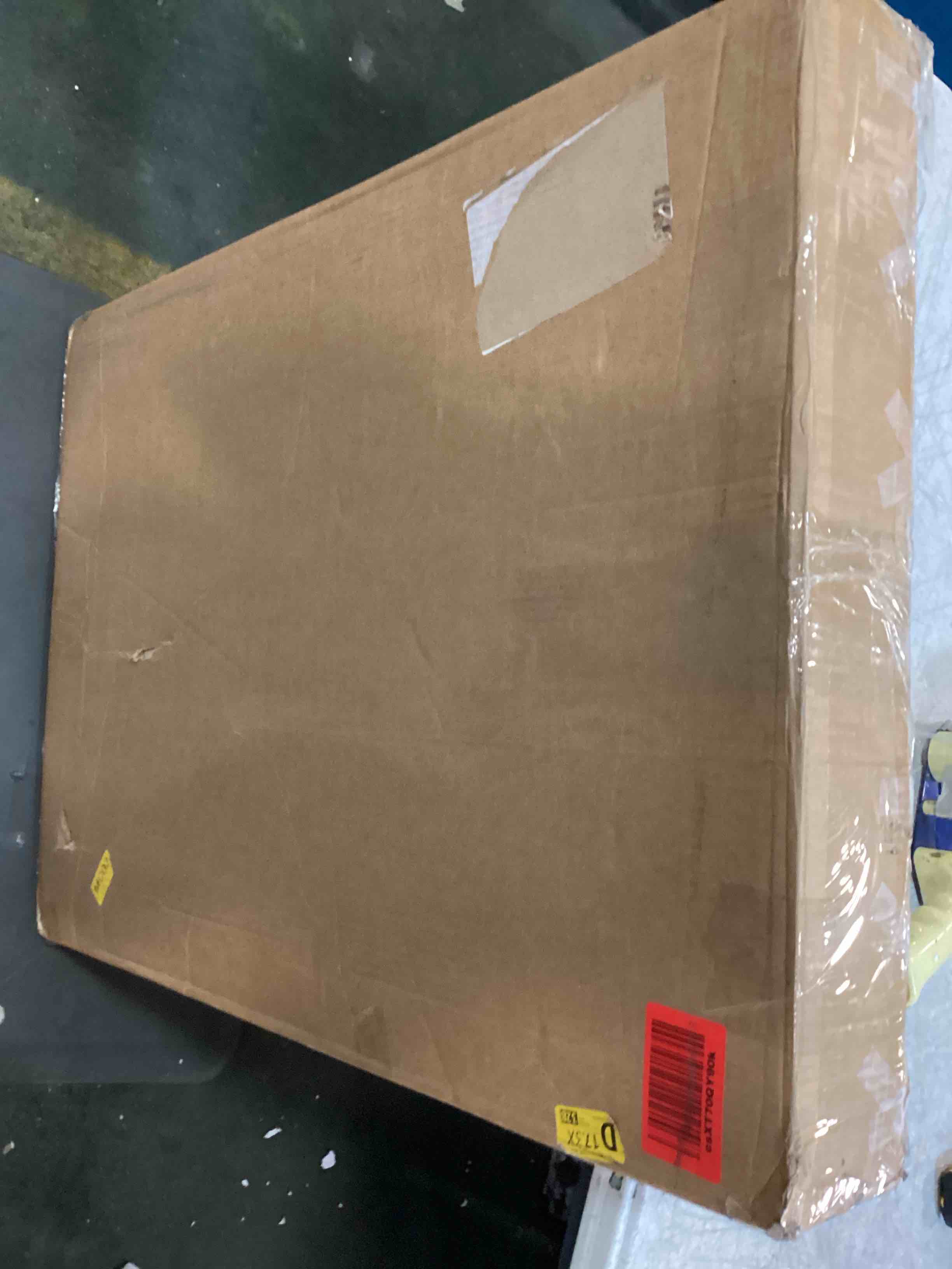 https://s3.amazonaws.com/lotting-images-prod/bidfta/PPE0562539_1731070649501.jpeg