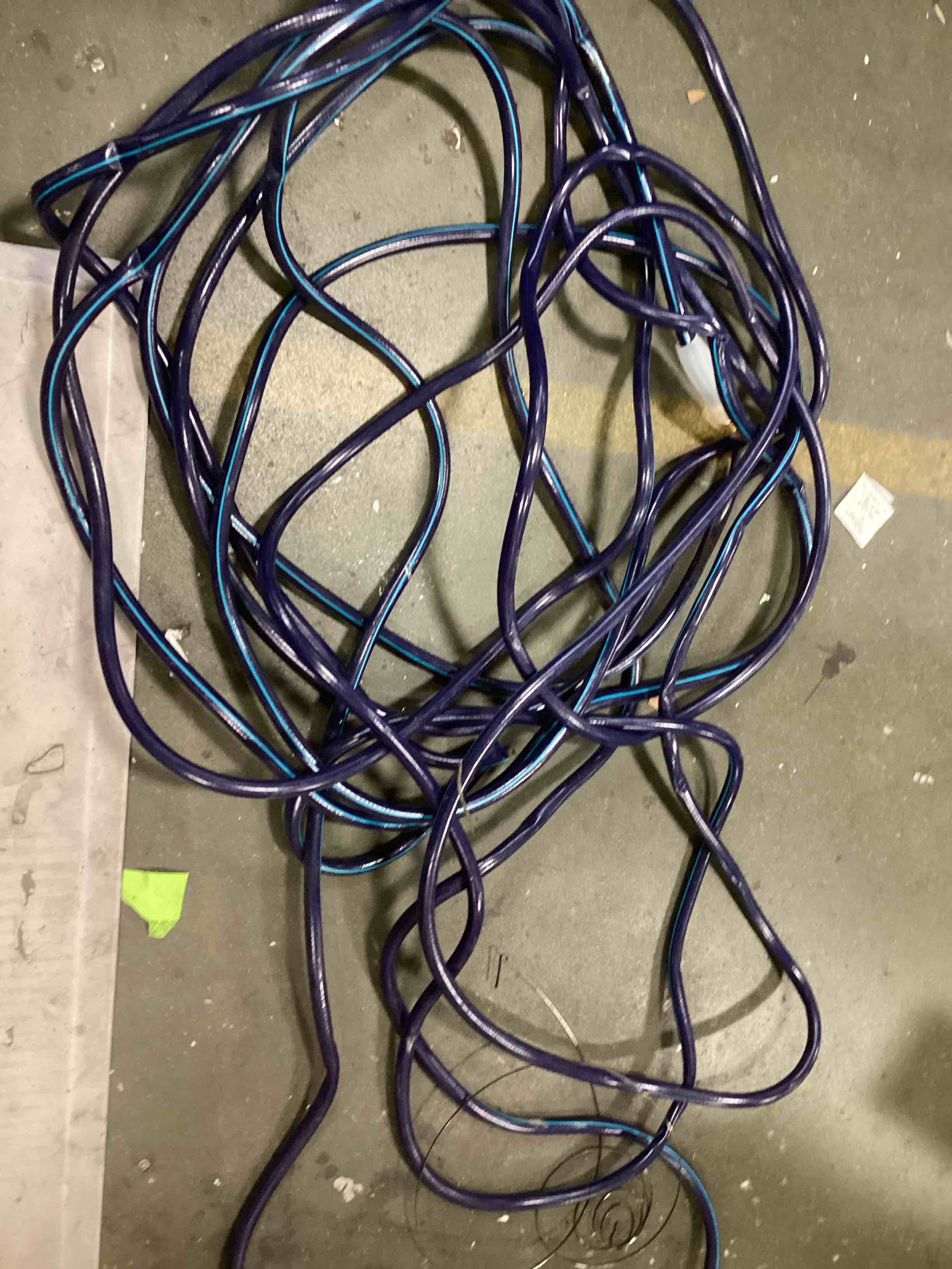 https://s3.amazonaws.com/lotting-images-prod/bidfta/PPE0563114_1730835342612.jpeg