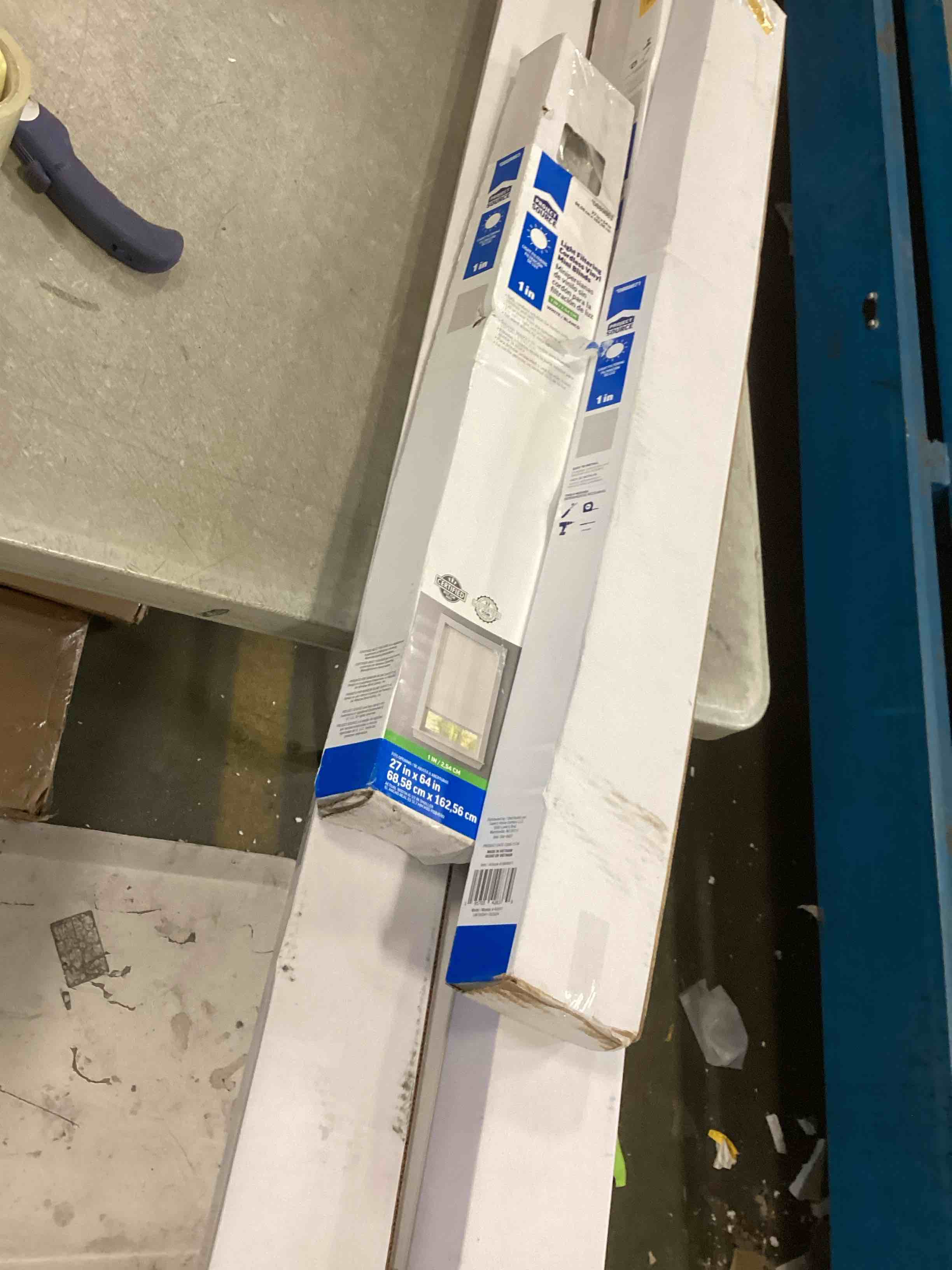 https://s3.amazonaws.com/lotting-images-prod/bidfta/PPE0563128_1730833391279.jpeg