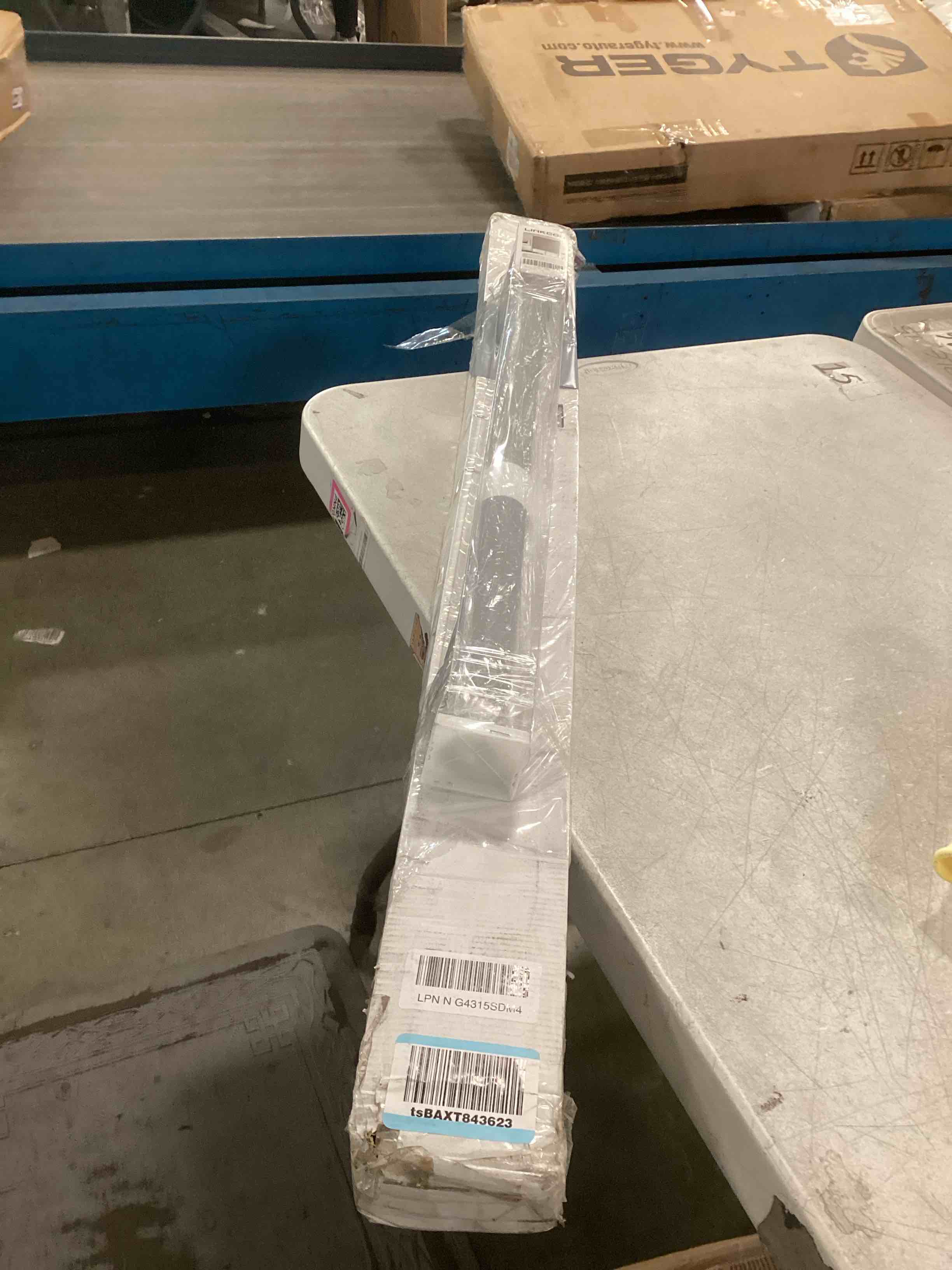 https://s3.amazonaws.com/lotting-images-prod/bidfta/PPE0564328_1731503384670.jpeg