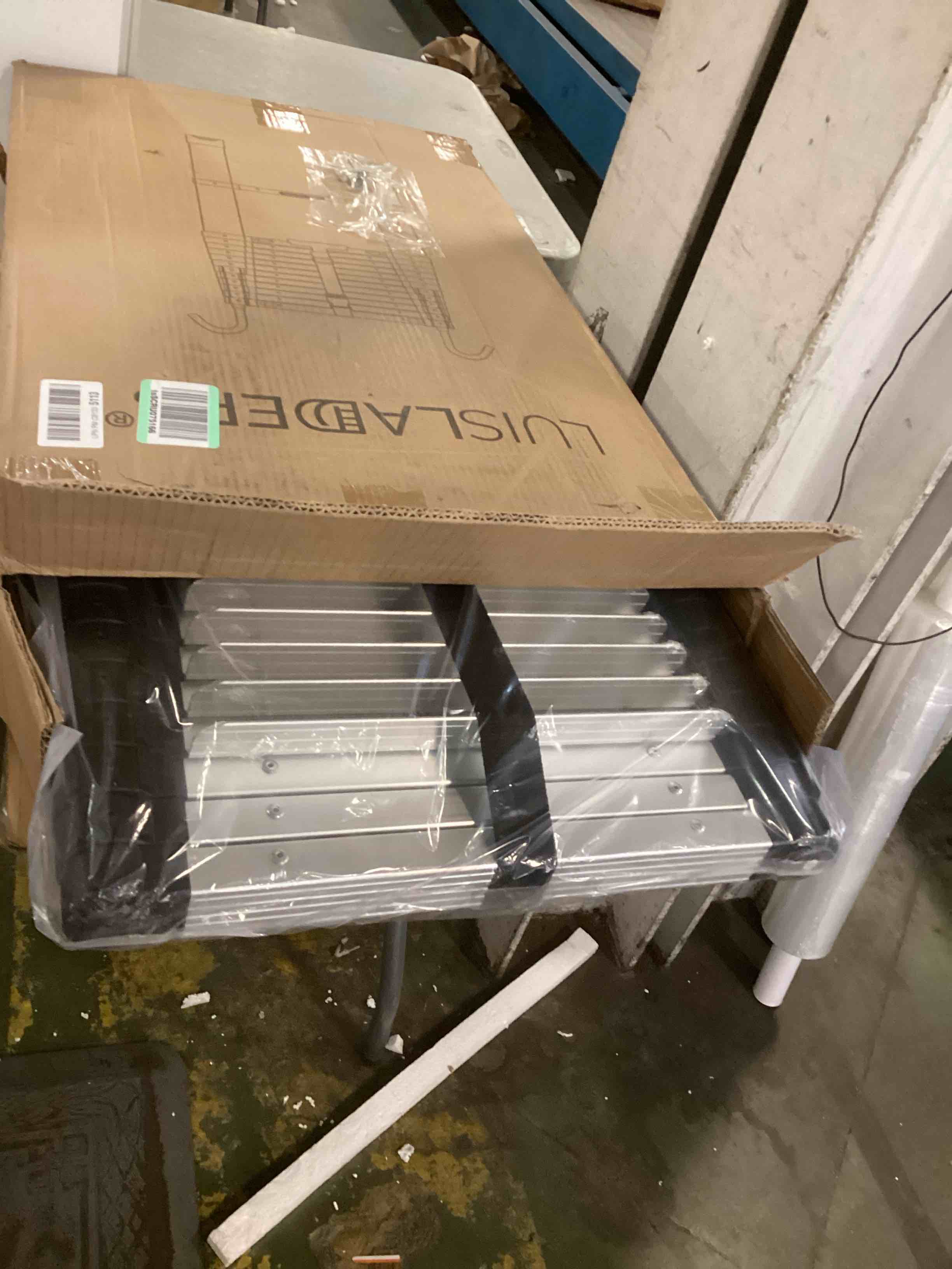 https://s3.amazonaws.com/lotting-images-prod/bidfta/PPE0564381_1731439695908.jpeg