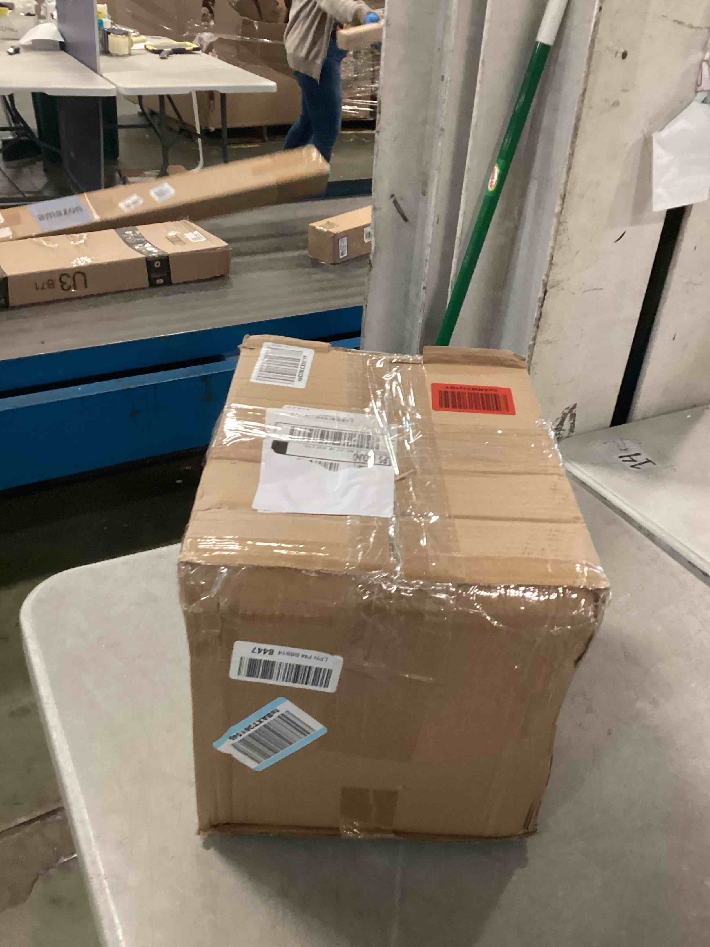 https://s3.amazonaws.com/lotting-images-prod/bidfta/PPE0564634_1731331013281.jpeg