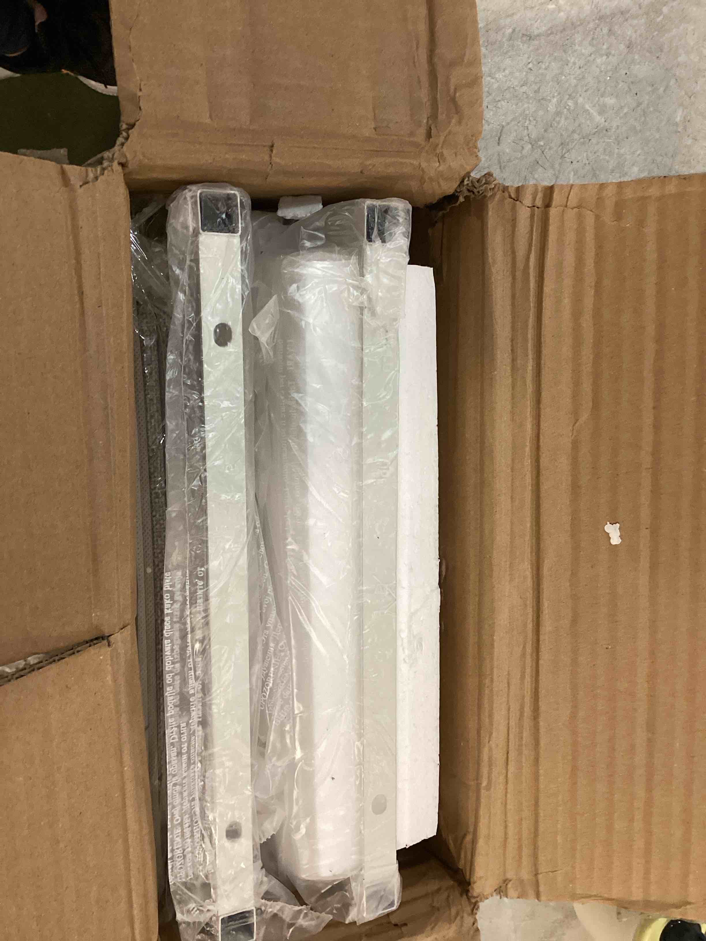 https://s3.amazonaws.com/lotting-images-prod/bidfta/PPE0564737_1730908818164.jpeg