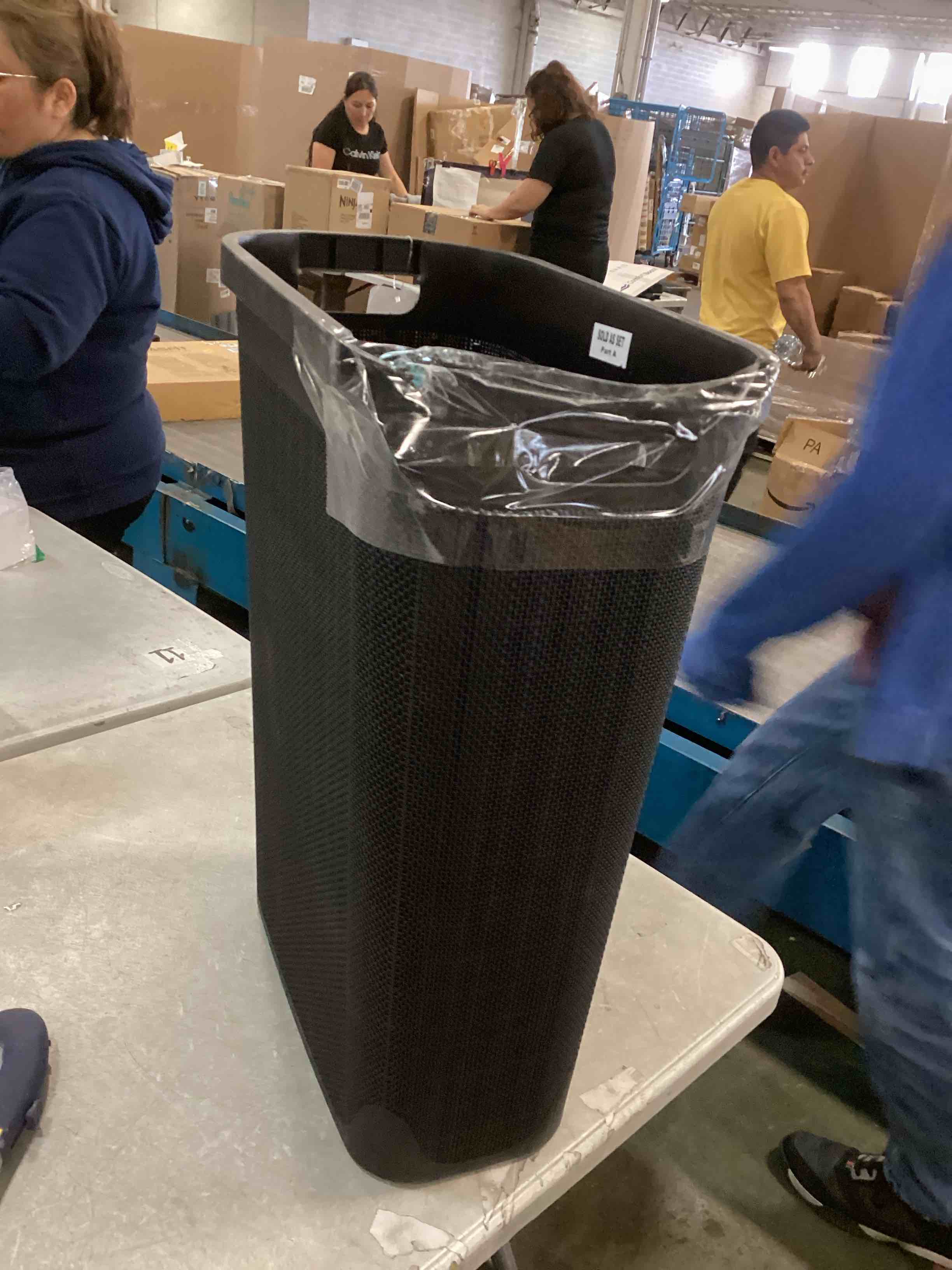 https://s3.amazonaws.com/lotting-images-prod/bidfta/PPE0565004_1730737716588.jpeg