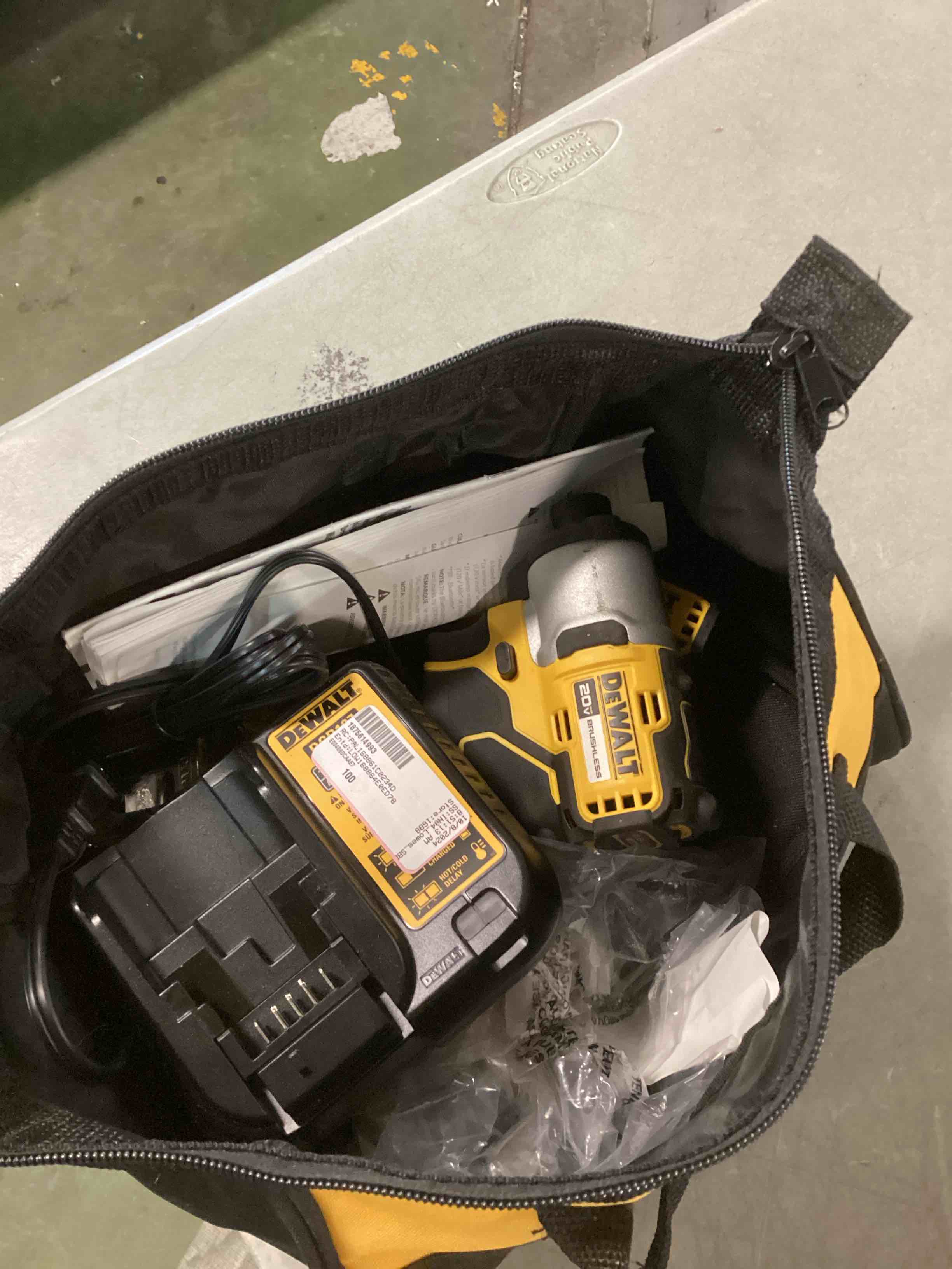 https://s3.amazonaws.com/lotting-images-prod/bidfta/PPE0565193_1730473512076.jpeg