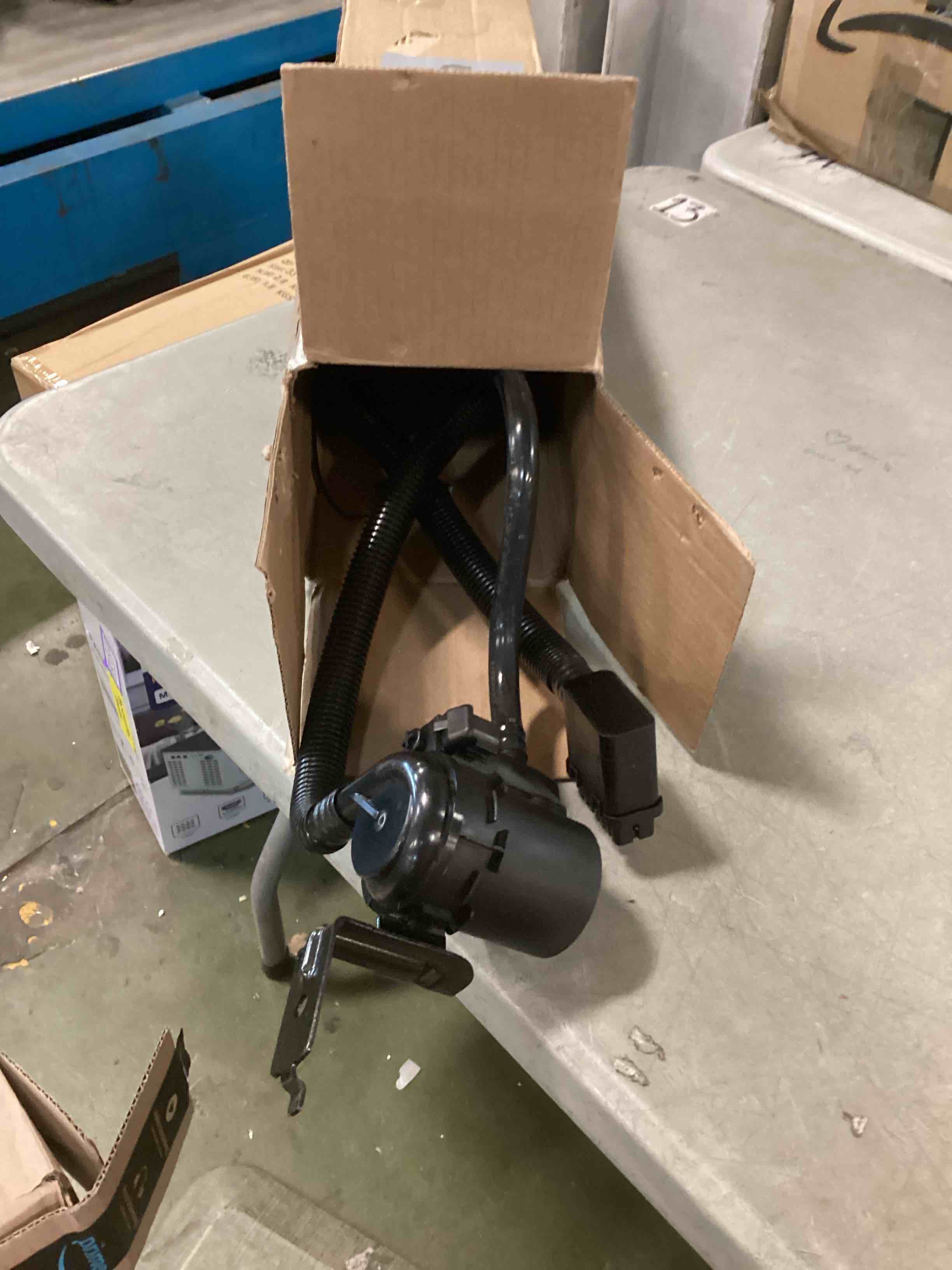 https://s3.amazonaws.com/lotting-images-prod/bidfta/PPE0565233_1730465174537.jpeg