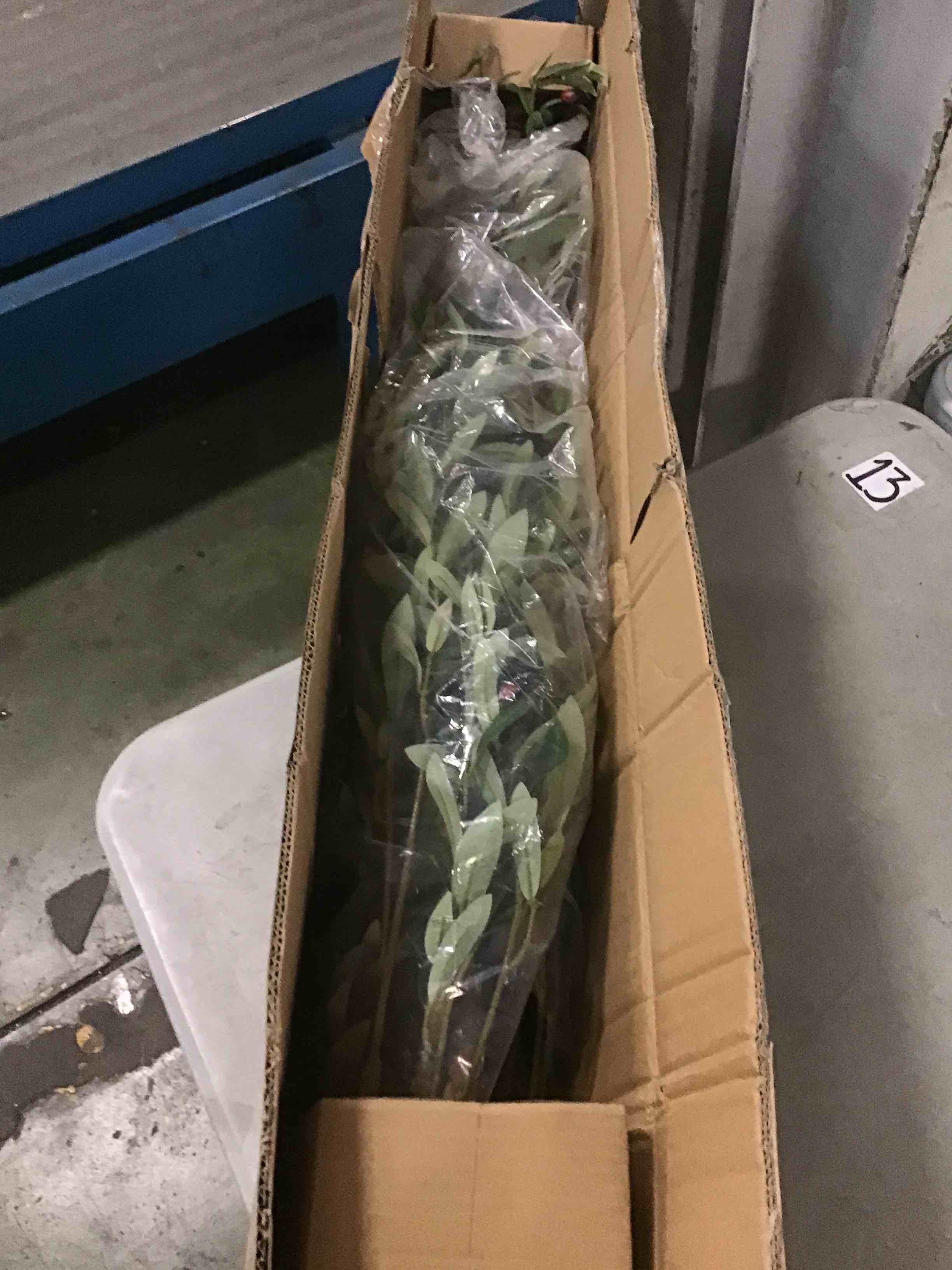 https://s3.amazonaws.com/lotting-images-prod/bidfta/PPE0565575_1729941608191.jpeg