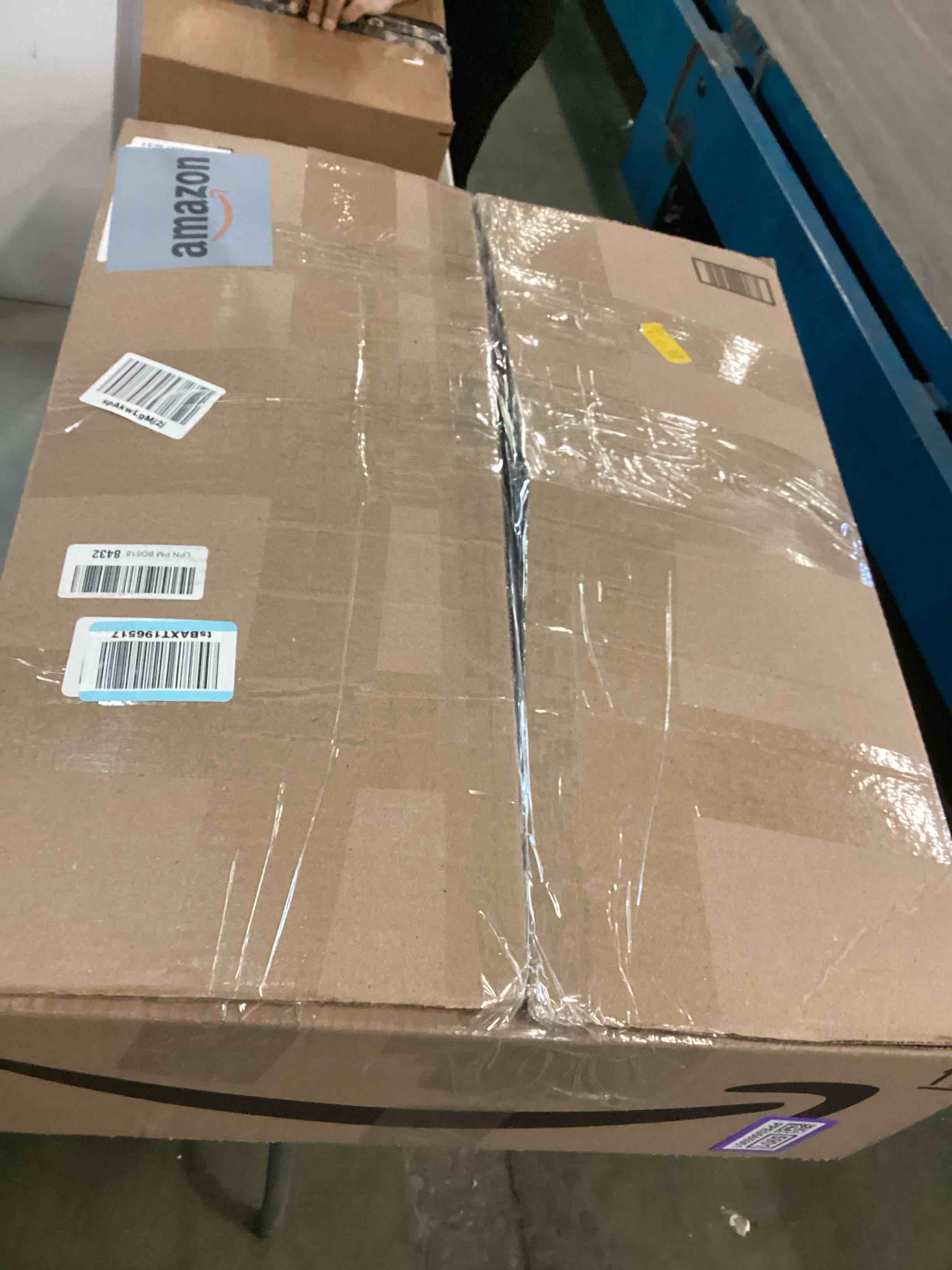 https://s3.amazonaws.com/lotting-images-prod/bidfta/PPE0565901_1729781652351.jpeg