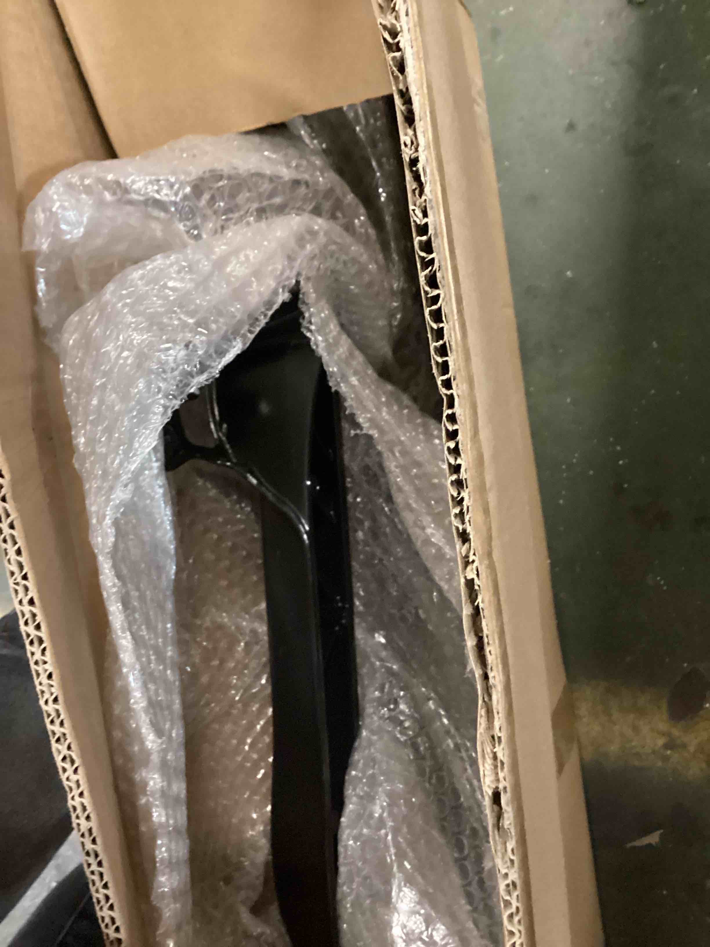 https://s3.amazonaws.com/lotting-images-prod/bidfta/PPE0567214_1730740392656.jpeg