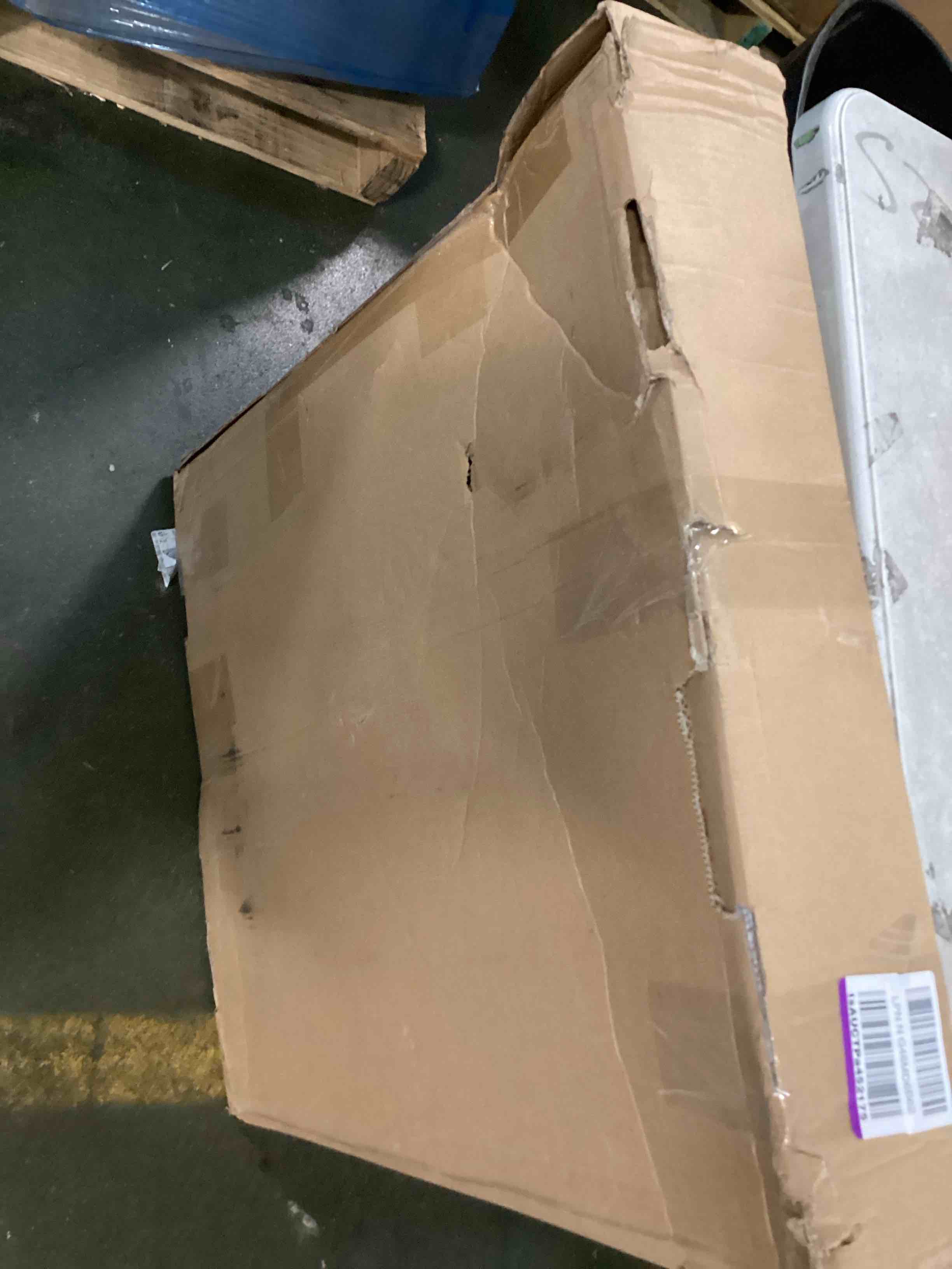 https://s3.amazonaws.com/lotting-images-prod/bidfta/PPE0567495_1730464095518.jpeg