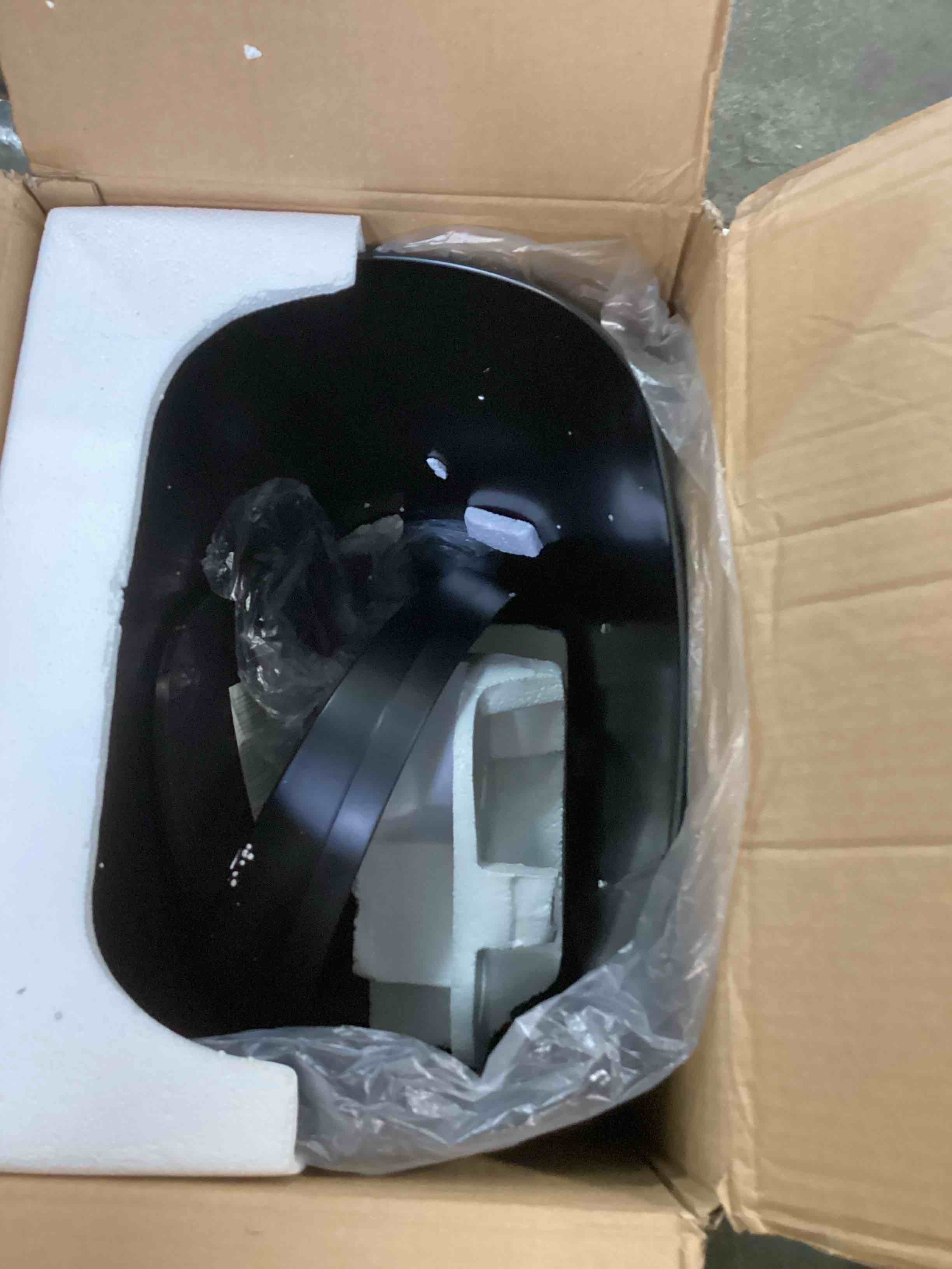 https://s3.amazonaws.com/lotting-images-prod/bidfta/PPE0567531_1730471013027.jpeg