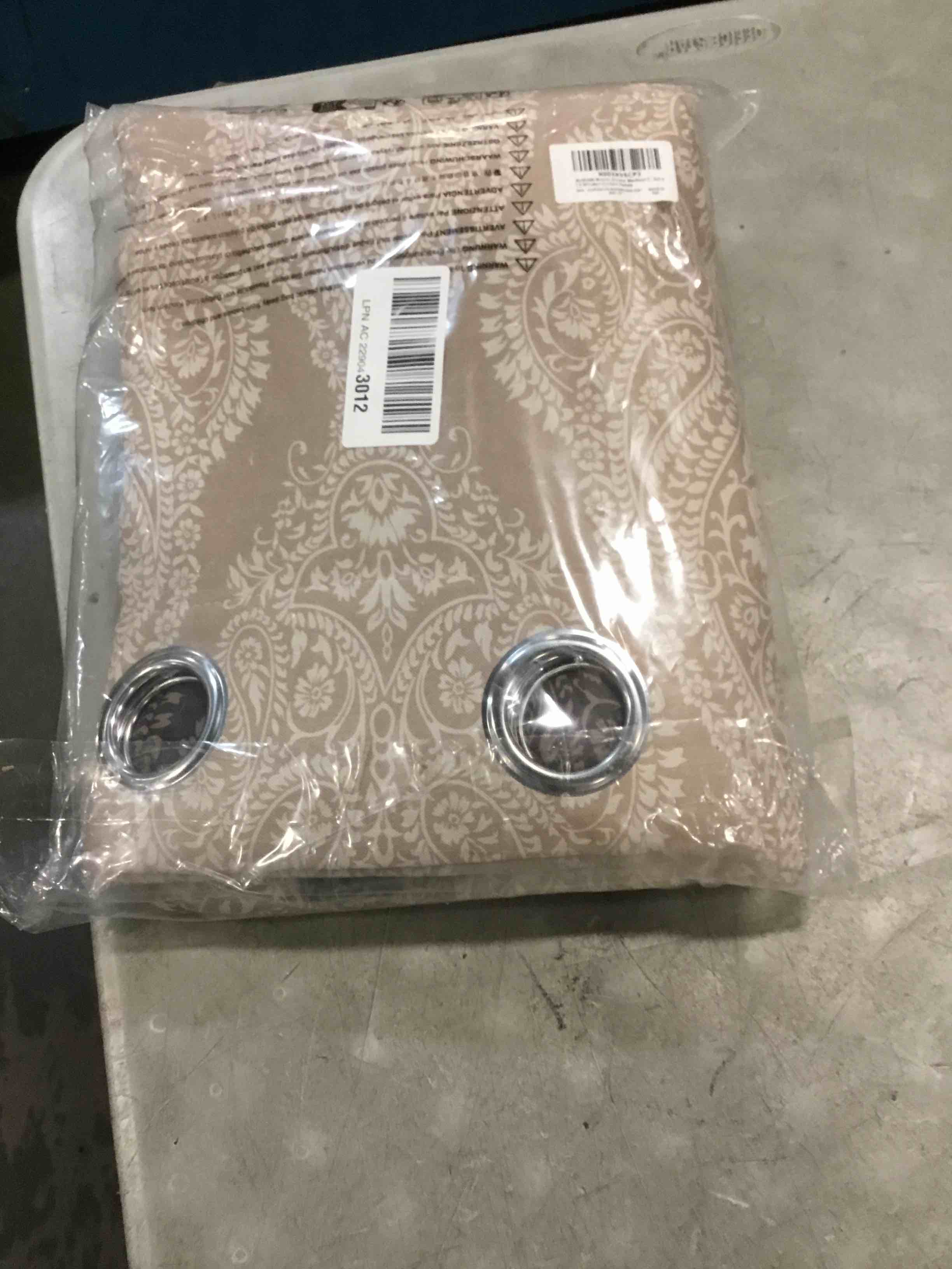 https://s3.amazonaws.com/lotting-images-prod/bidfta/PPE0570121_1732281757464.jpeg