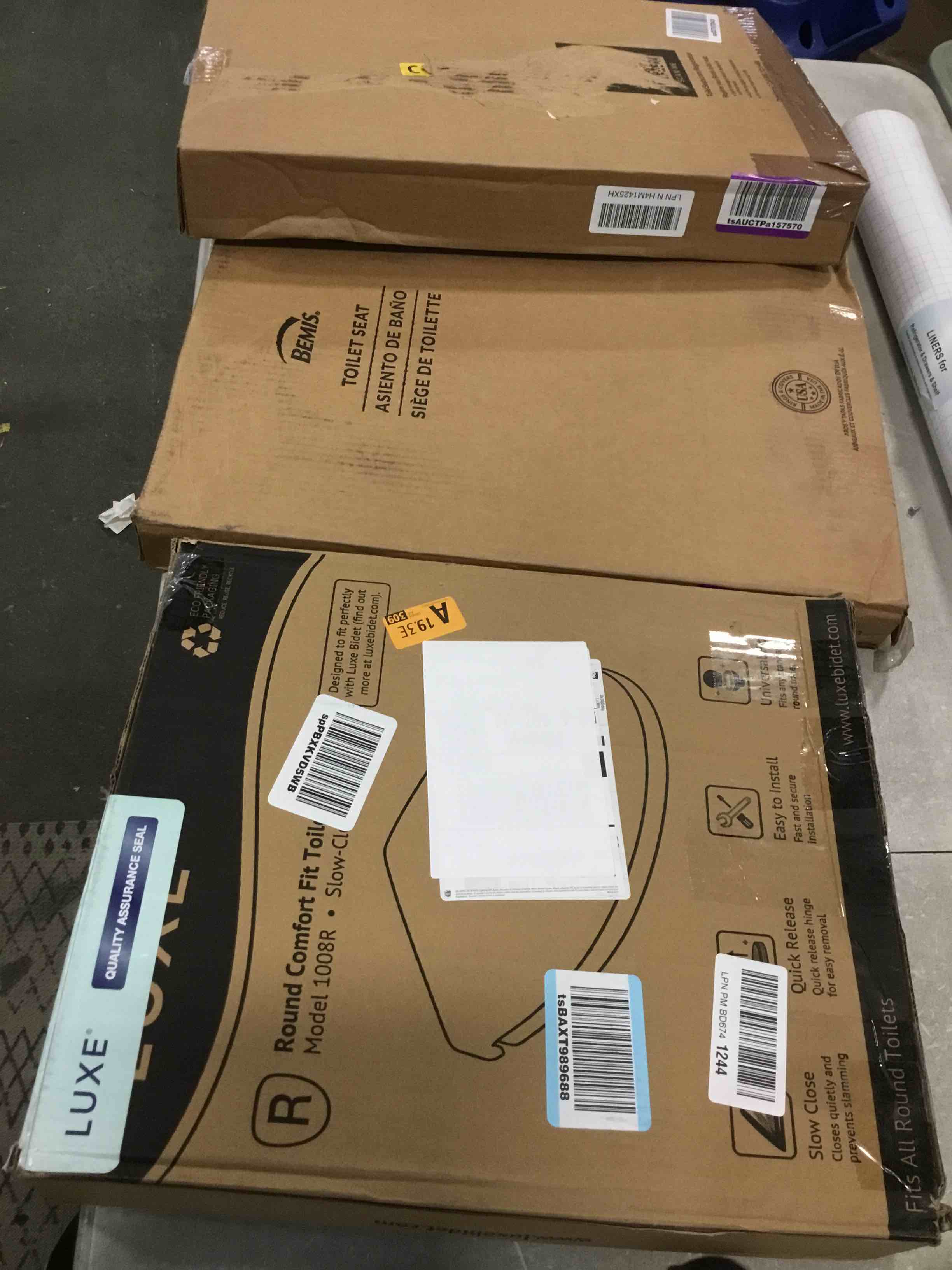 Assortment of Round Bowl Seats, fits all round toilets, different styles and different sizes, from different brands,