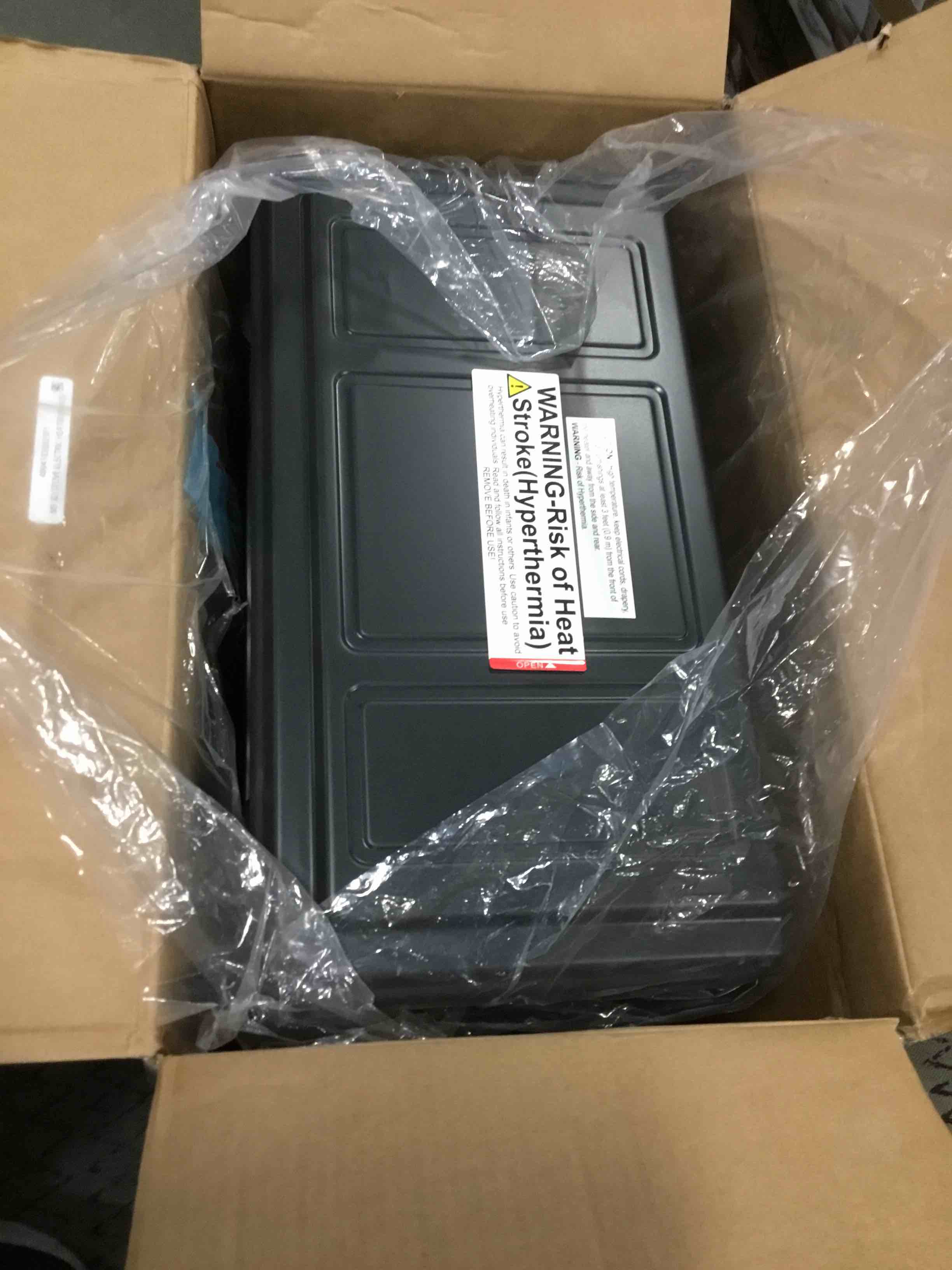 https://s3.amazonaws.com/lotting-images-prod/bidfta/PPE0570386_1732204673623.jpeg