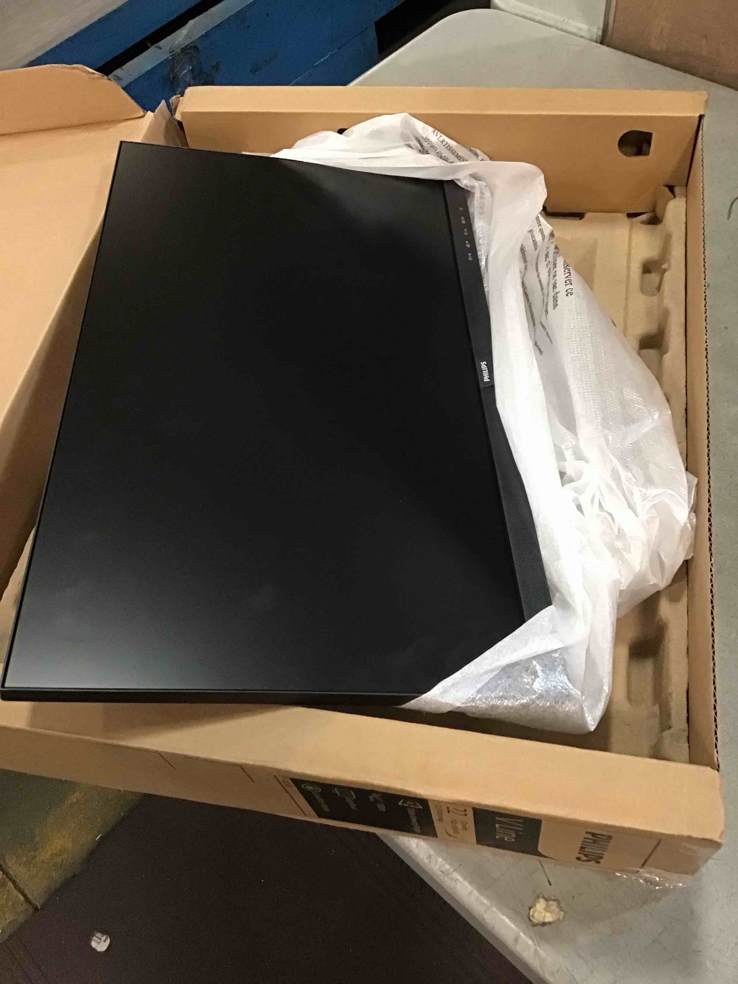 https://s3.amazonaws.com/lotting-images-prod/bidfta/PPE0570872_1732024917564.jpeg
