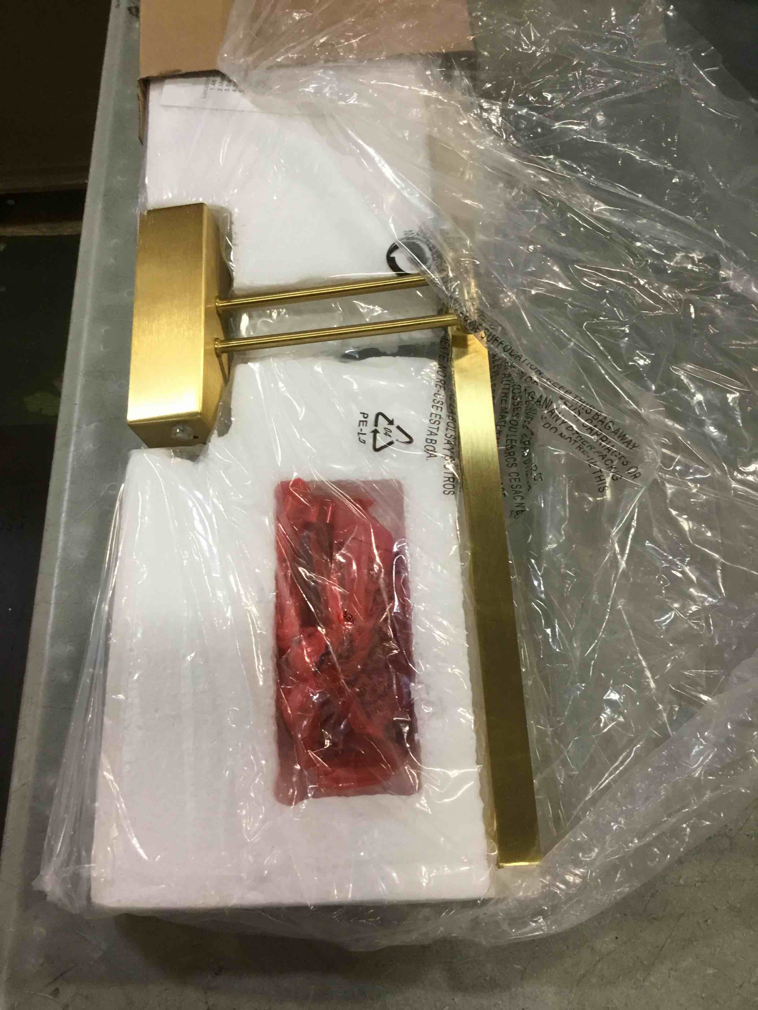 https://s3.amazonaws.com/lotting-images-prod/bidfta/PPE0571161_1731932590473.jpeg